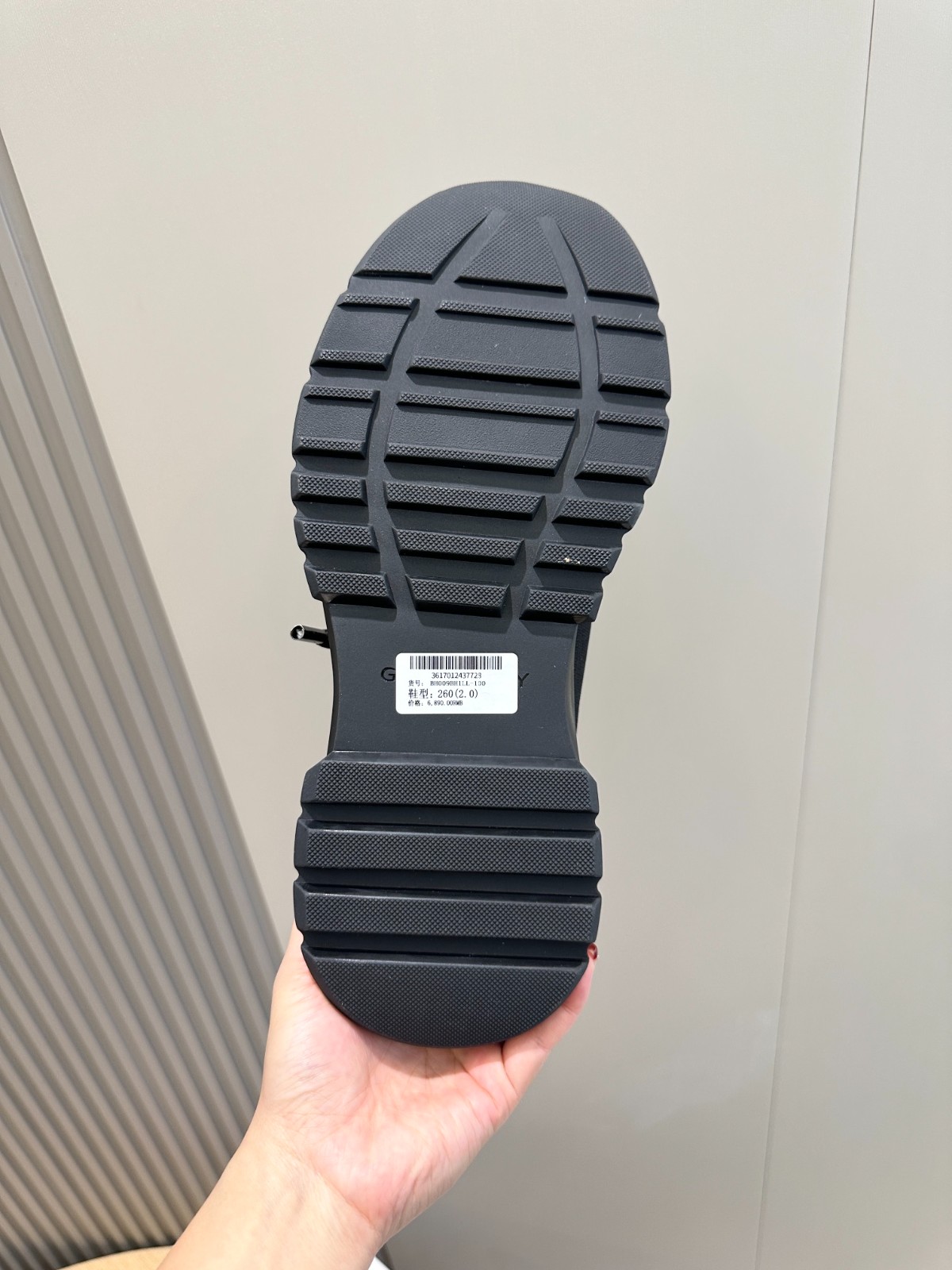 024 40123159 size 38-45