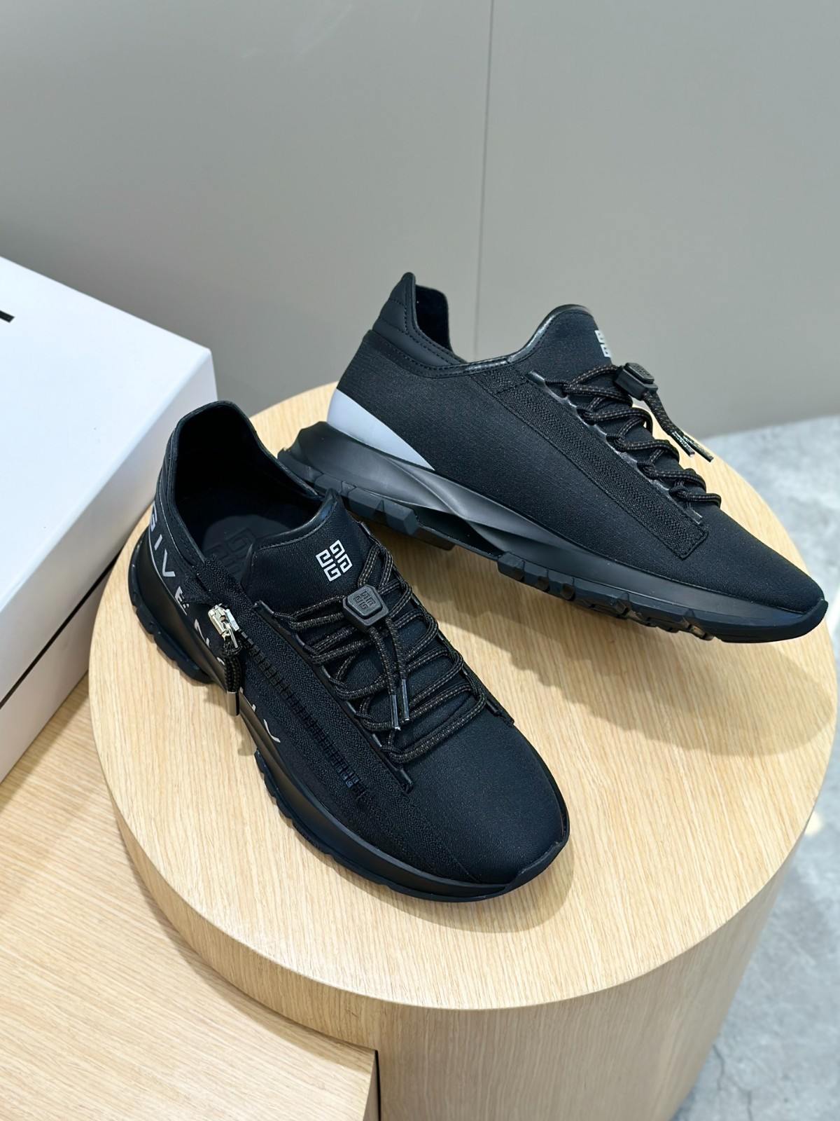 024 40123159 size 38-45