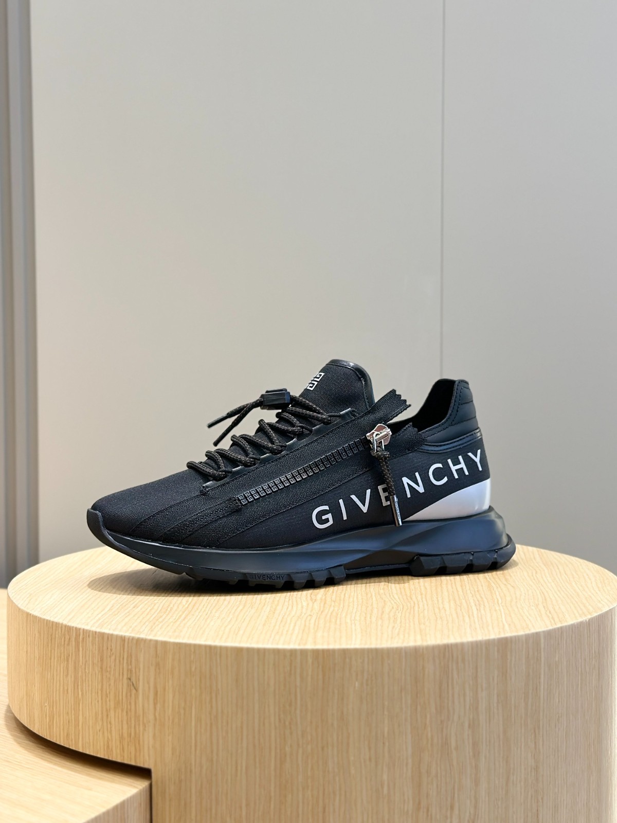 024 40123159 size 38-45
