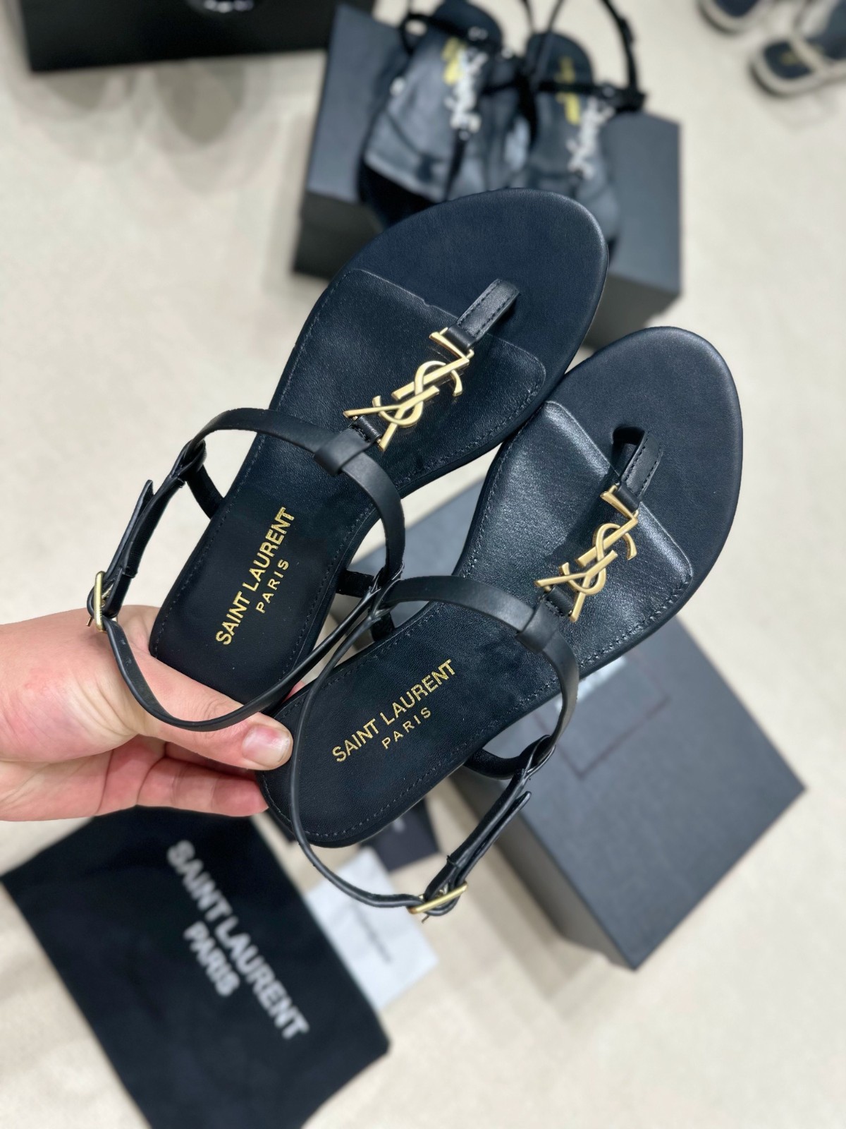 056 28123119 size 35-43