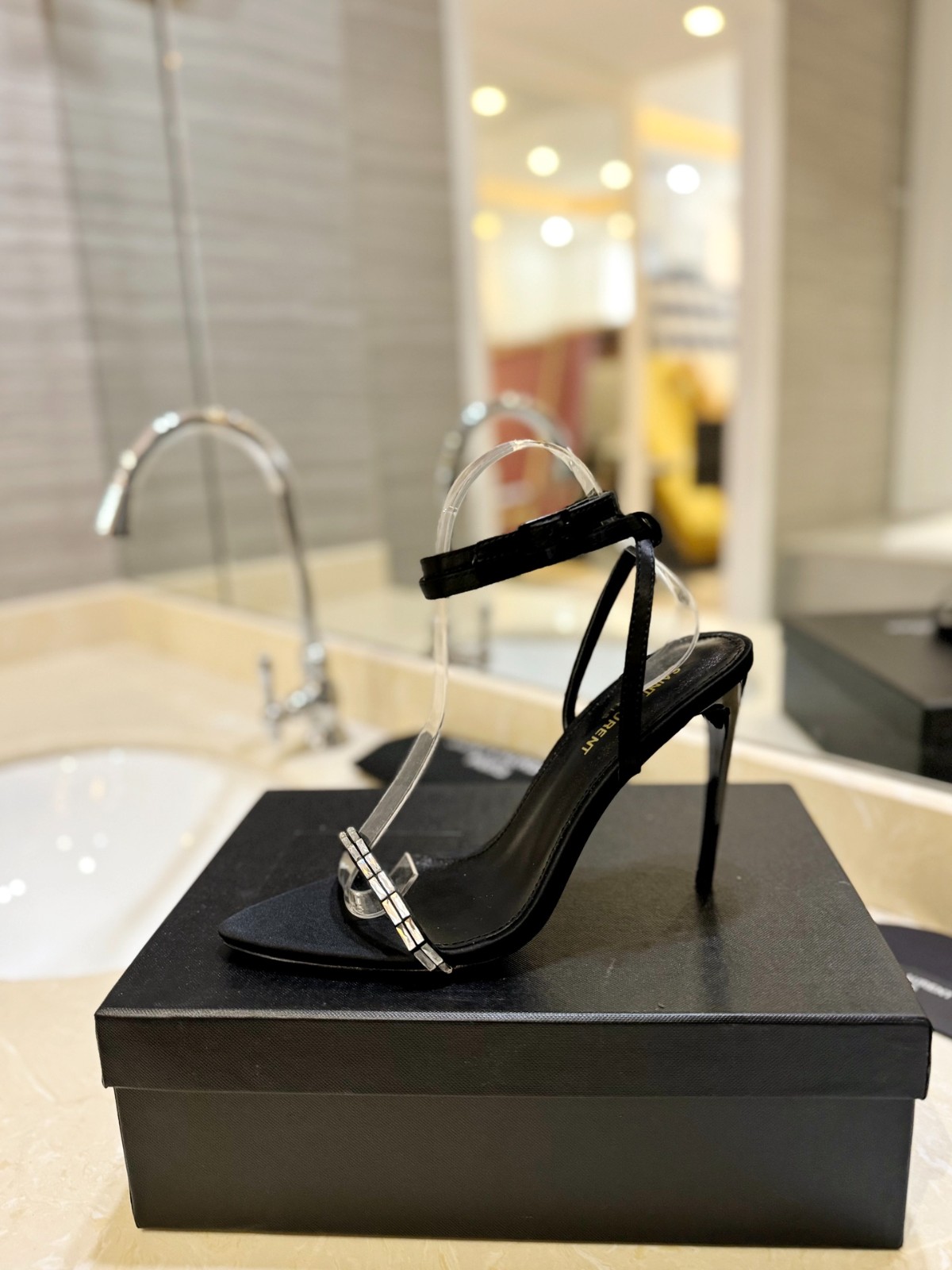 007 32123111 size 35-41