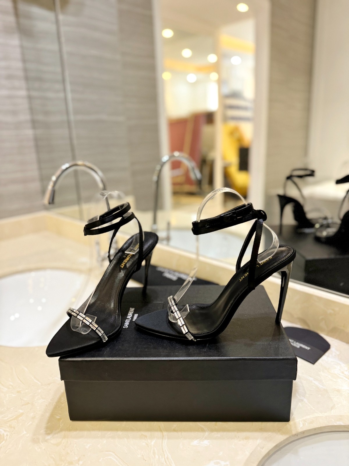 007 32123111 size 35-41