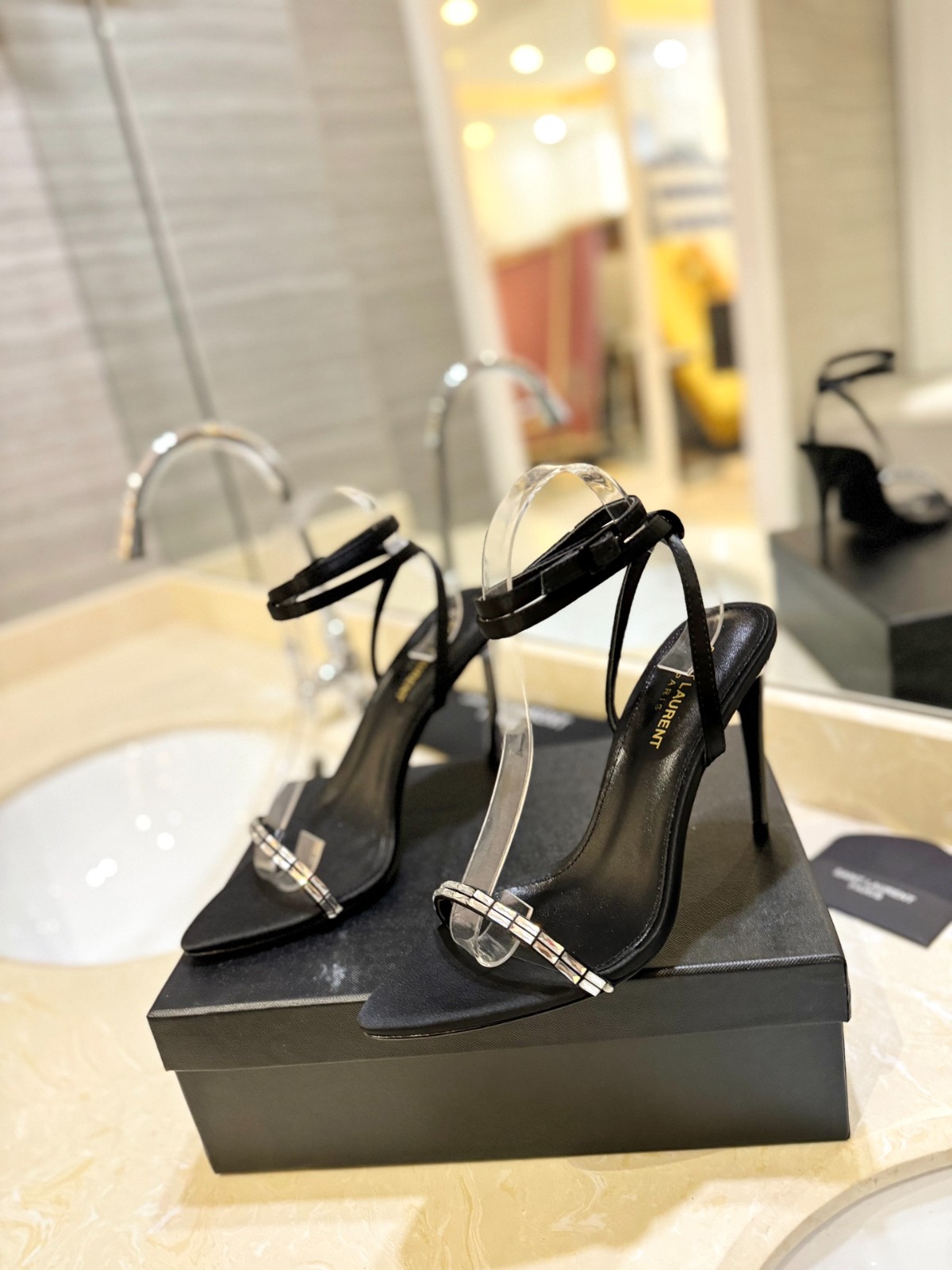 007 32123111 size 35-41