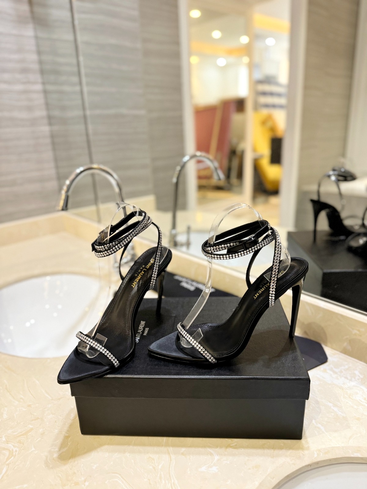 005 32123111 size 35-41
