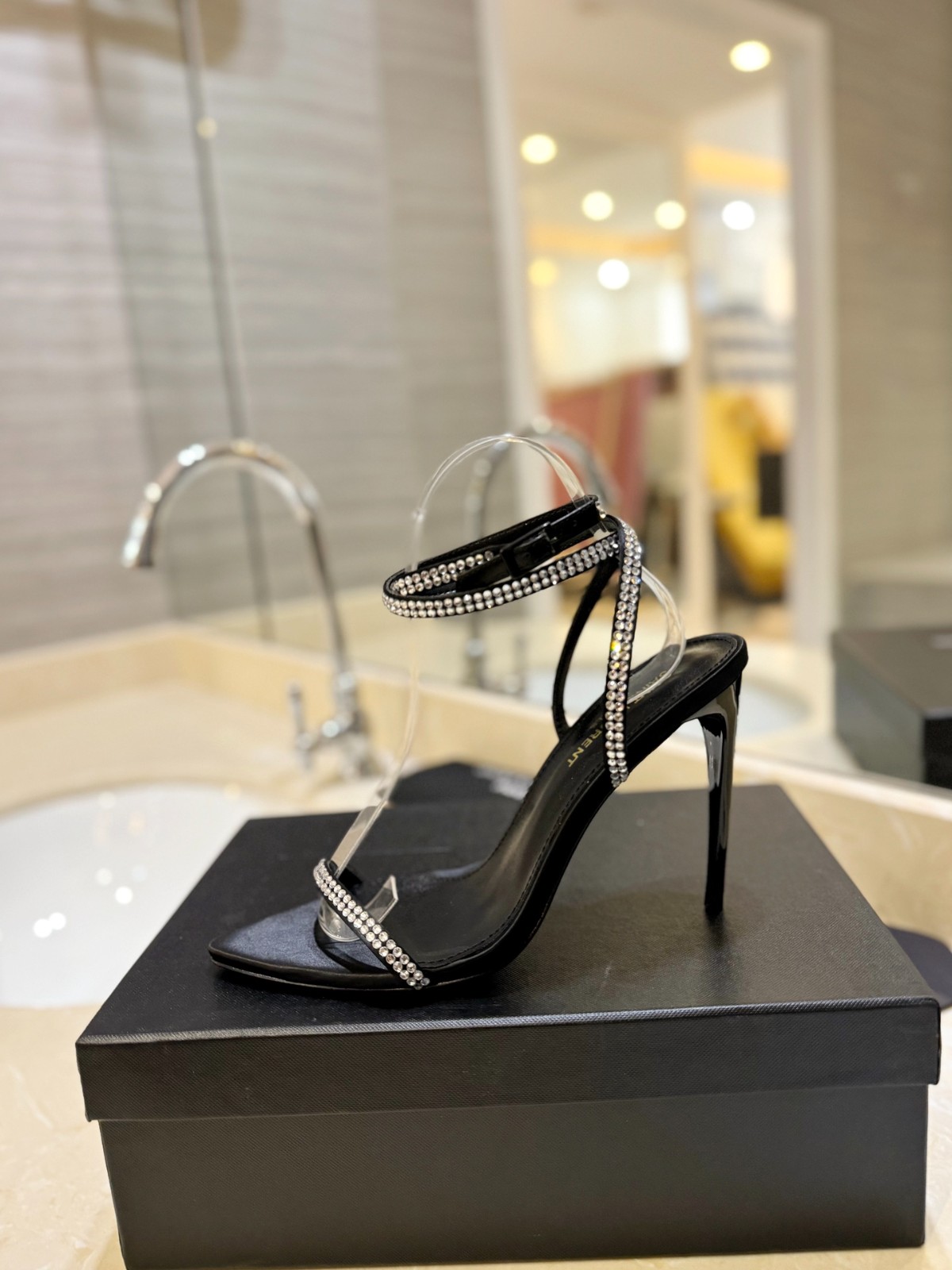 005 32123111 size 35-41