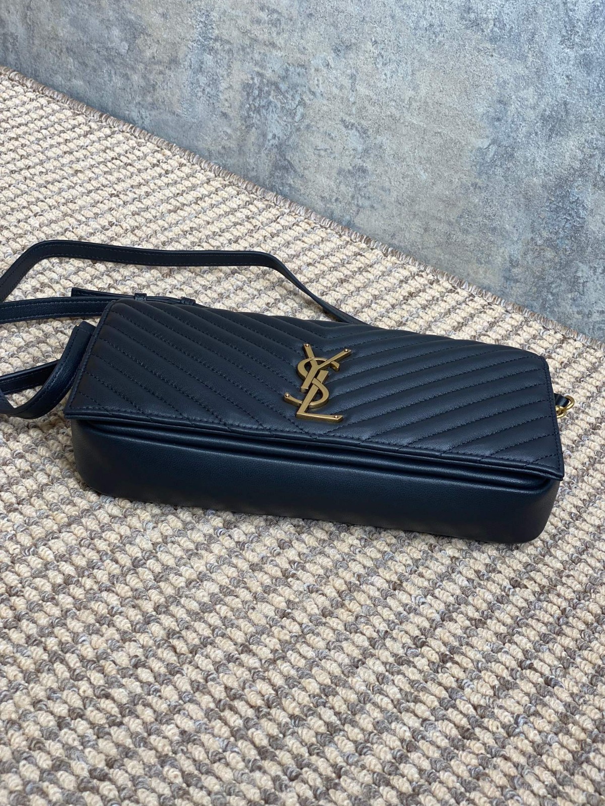 055 65123198 size 26x13.5x4.5cm
