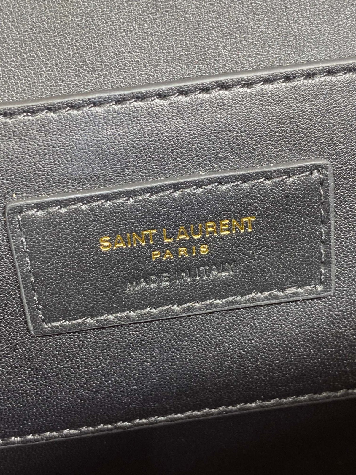 051 72123204;82123221 size 19x13x5;size 23x16x6cm