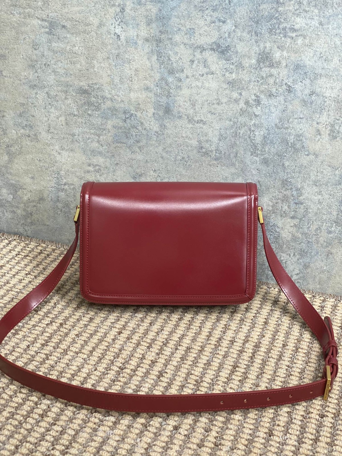 051 72123204;82123221 size 19x13x5;size 23x16x6cm