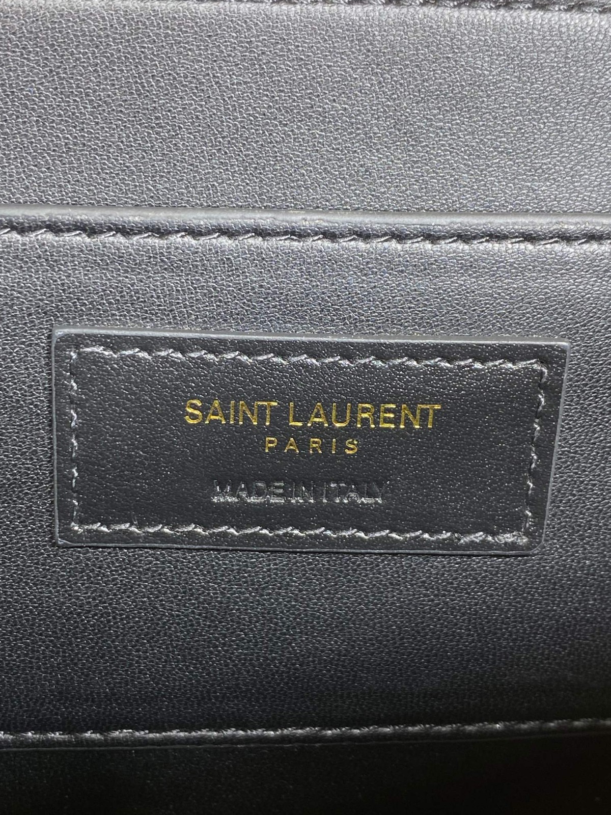 049 72123204;82123221 size 19x13x5;size 23x16x6cm