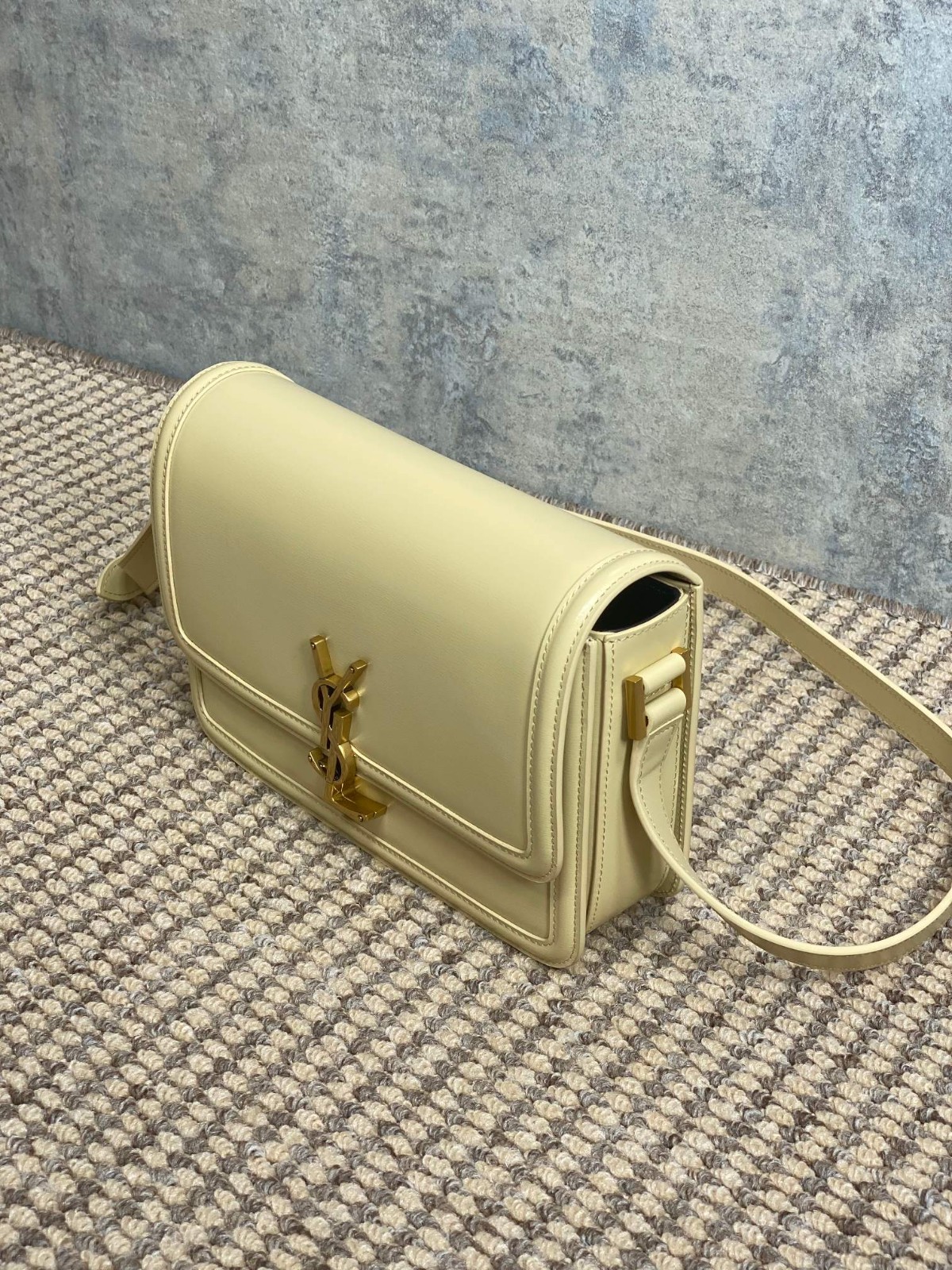 049 72123204;82123221 size 19x13x5;size 23x16x6cm