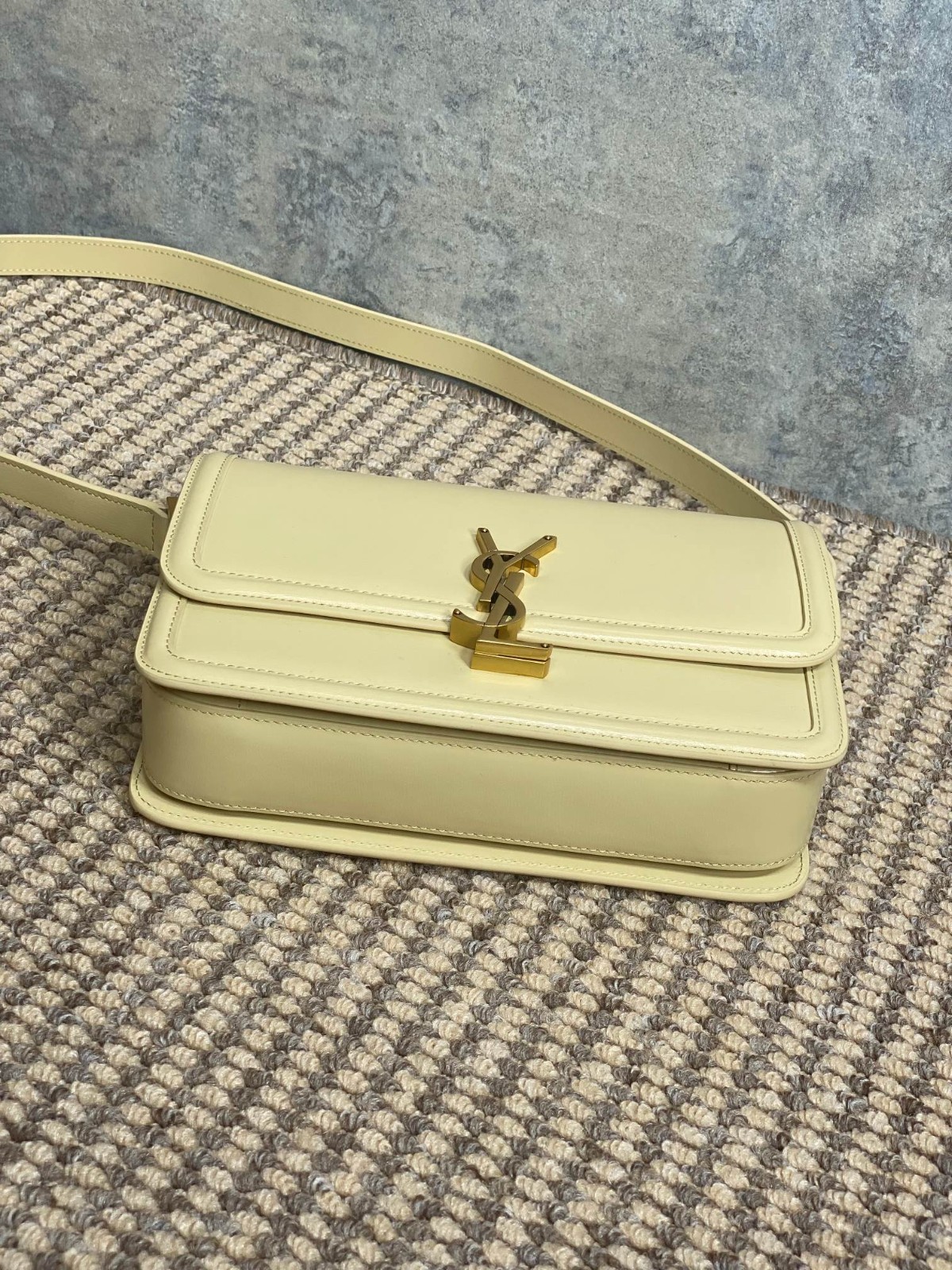 049 72123204;82123221 size 19x13x5;size 23x16x6cm