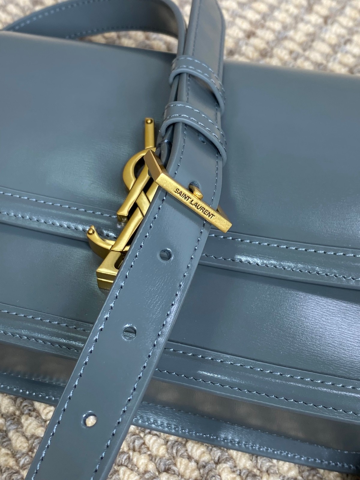 048 72123204;82123221 size 19x13x5;size 23x16x6cm