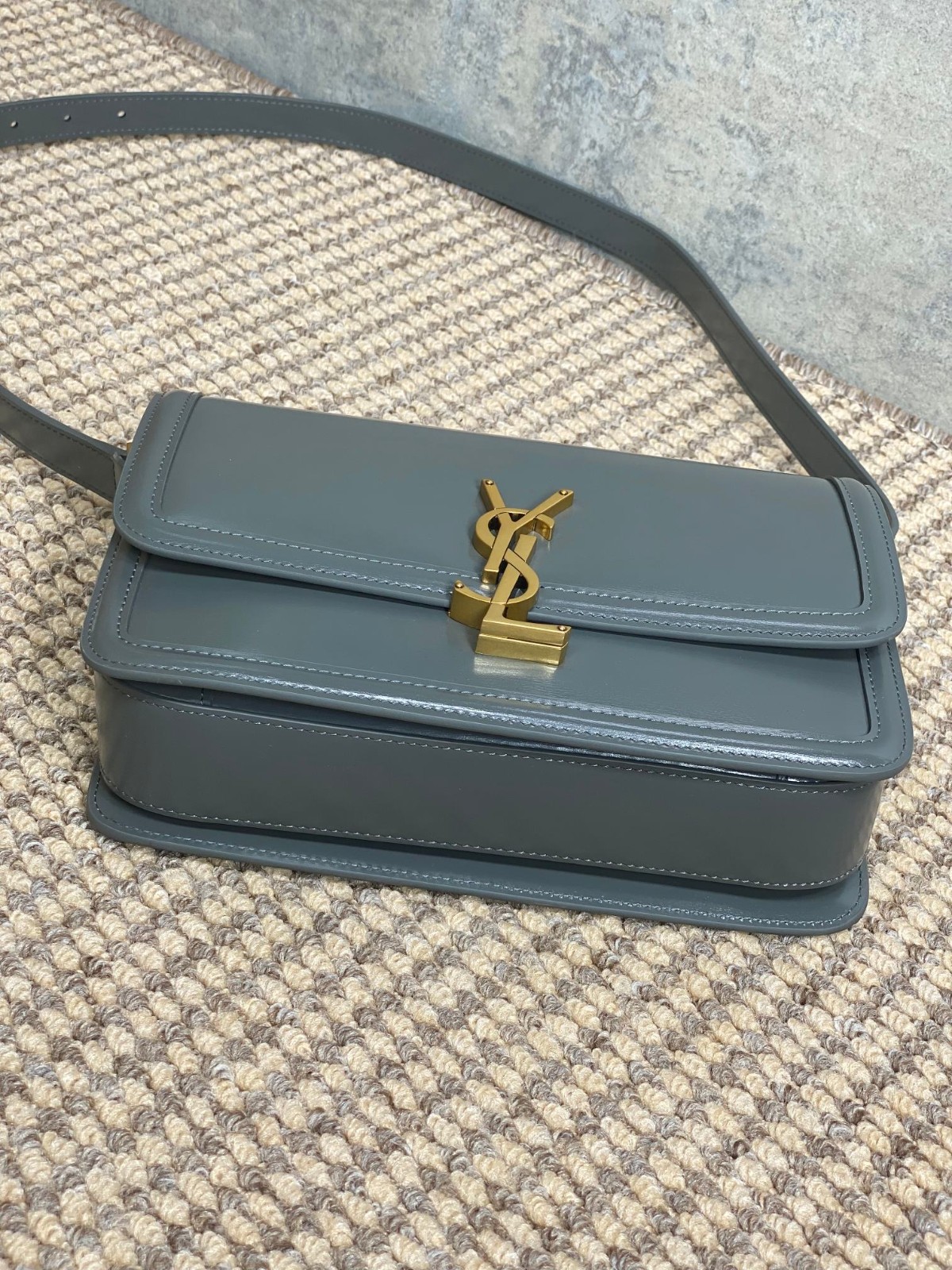 048 72123204;82123221 size 19x13x5;size 23x16x6cm