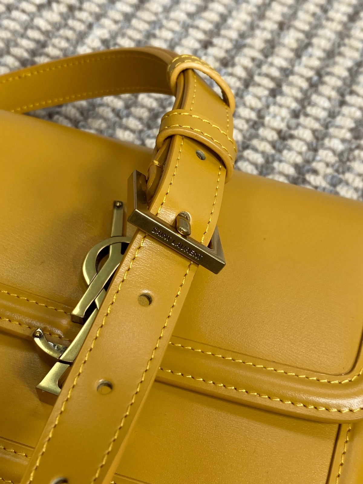 045 72123204;82123221 size 19x13x5;size 23x16x6cm