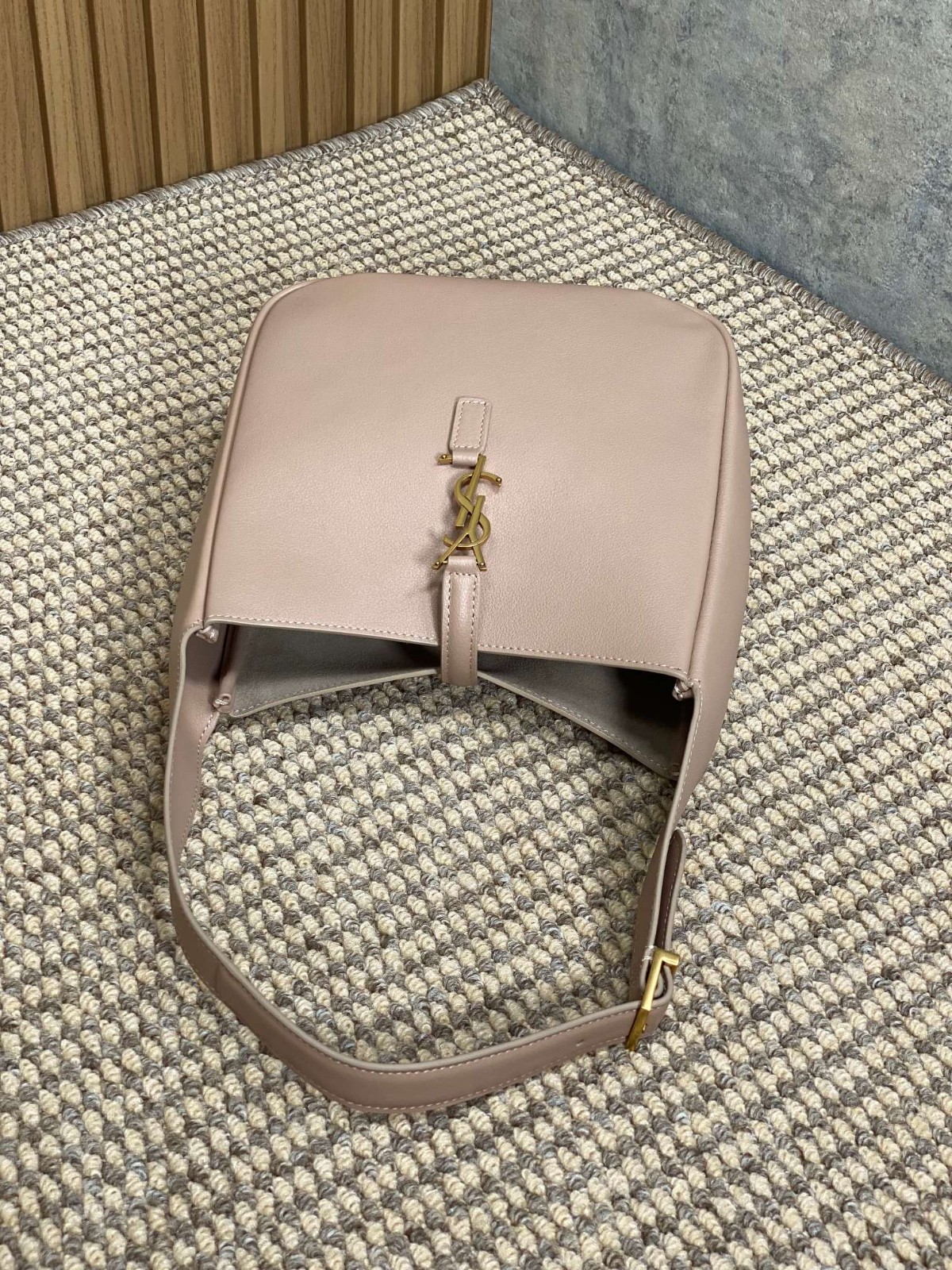 044 72123204 size 22x22x10cm