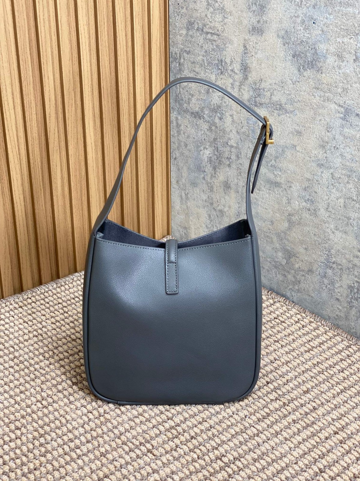043 72123204 size 22x22x10cm