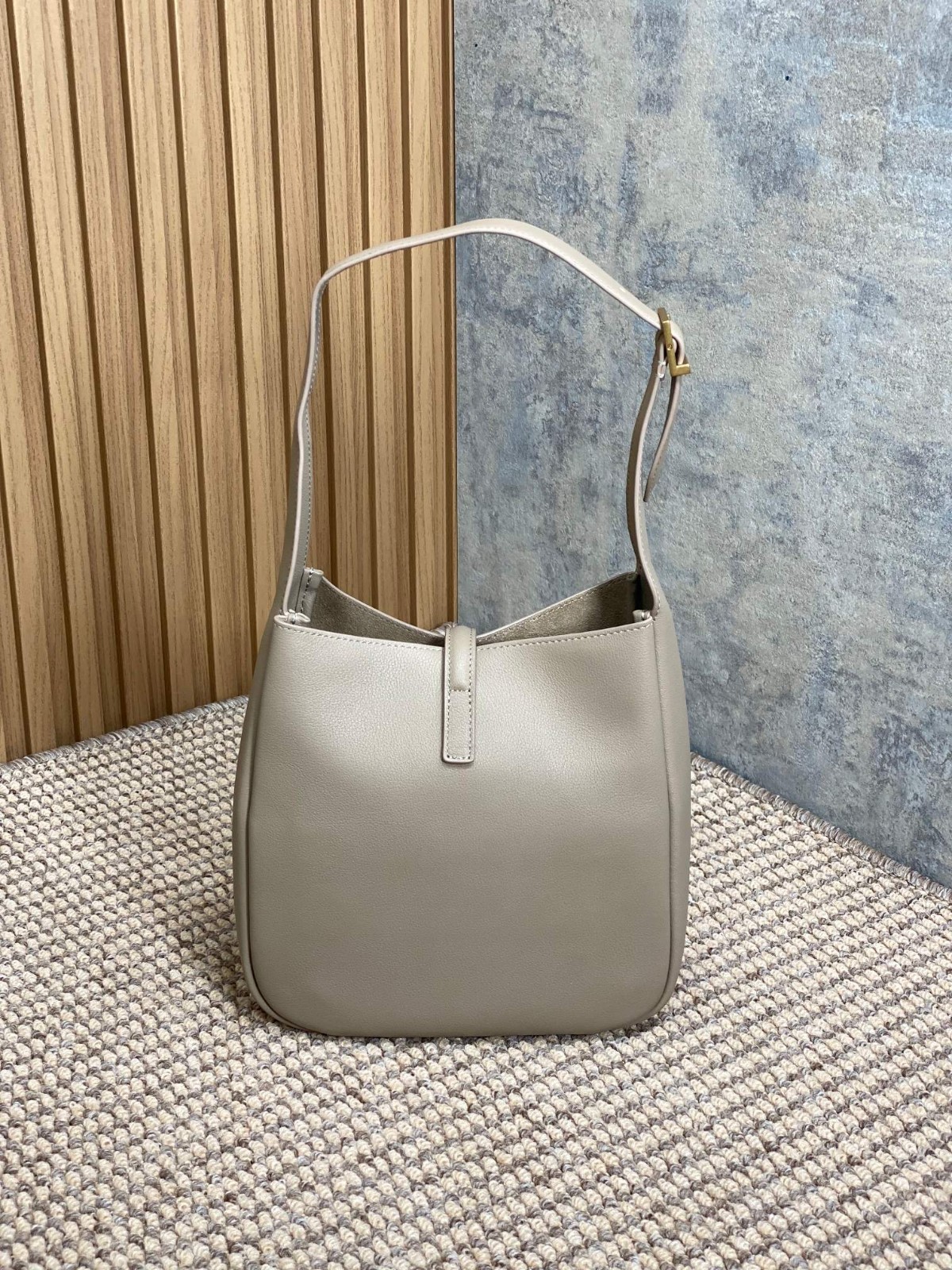 042 72123204 size 22x22x10cm