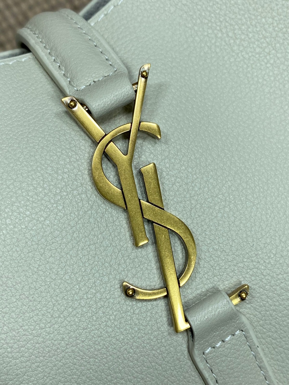 039 72123204 size 22x22x10cm