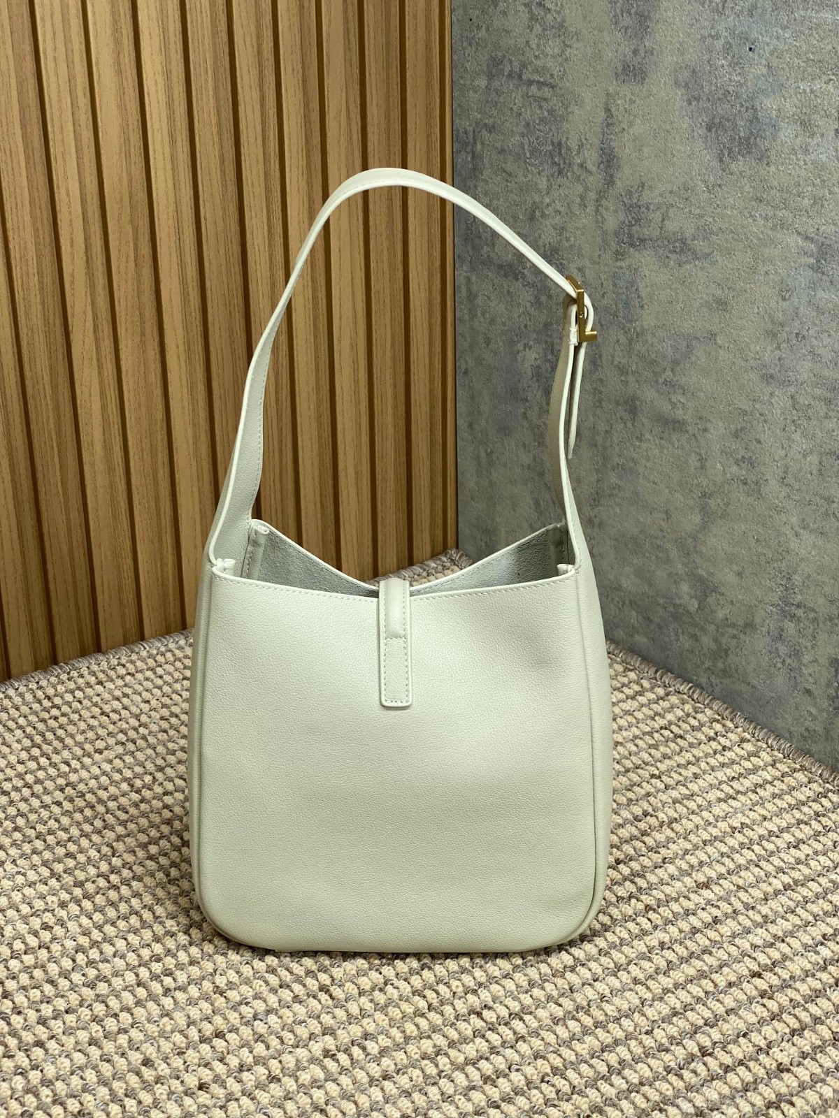 039 72123204 size 22x22x10cm
