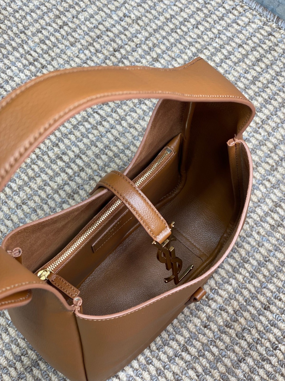 038 72123204 size 22x22x10cm