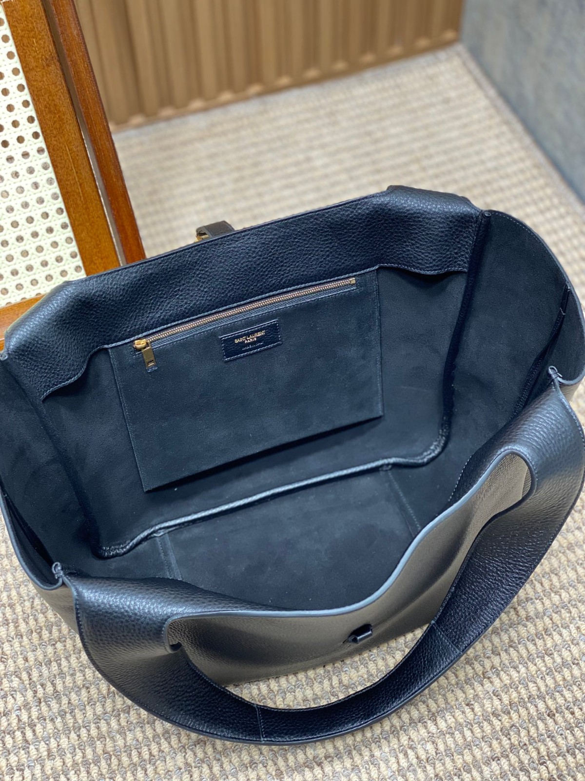 027 105123301 size 50x28x18cm