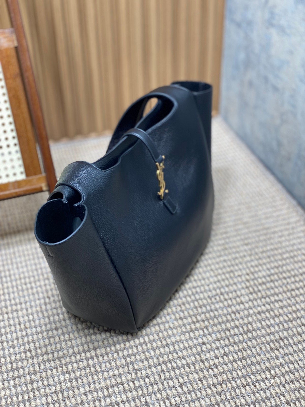 027 105123301 size 50x28x18cm