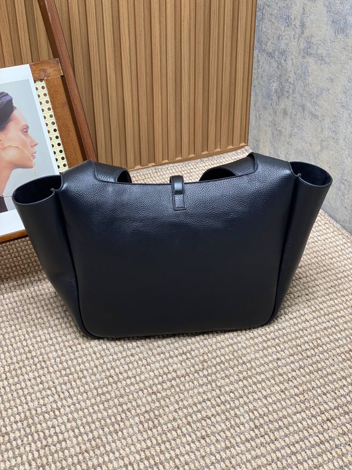 027 105123301 size 50x28x18cm