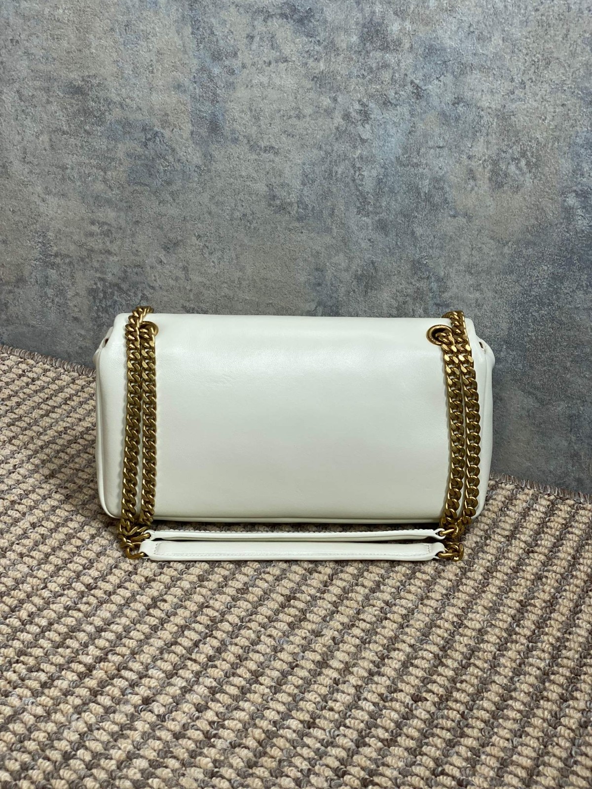 025 68123202 size 26x14x7cm