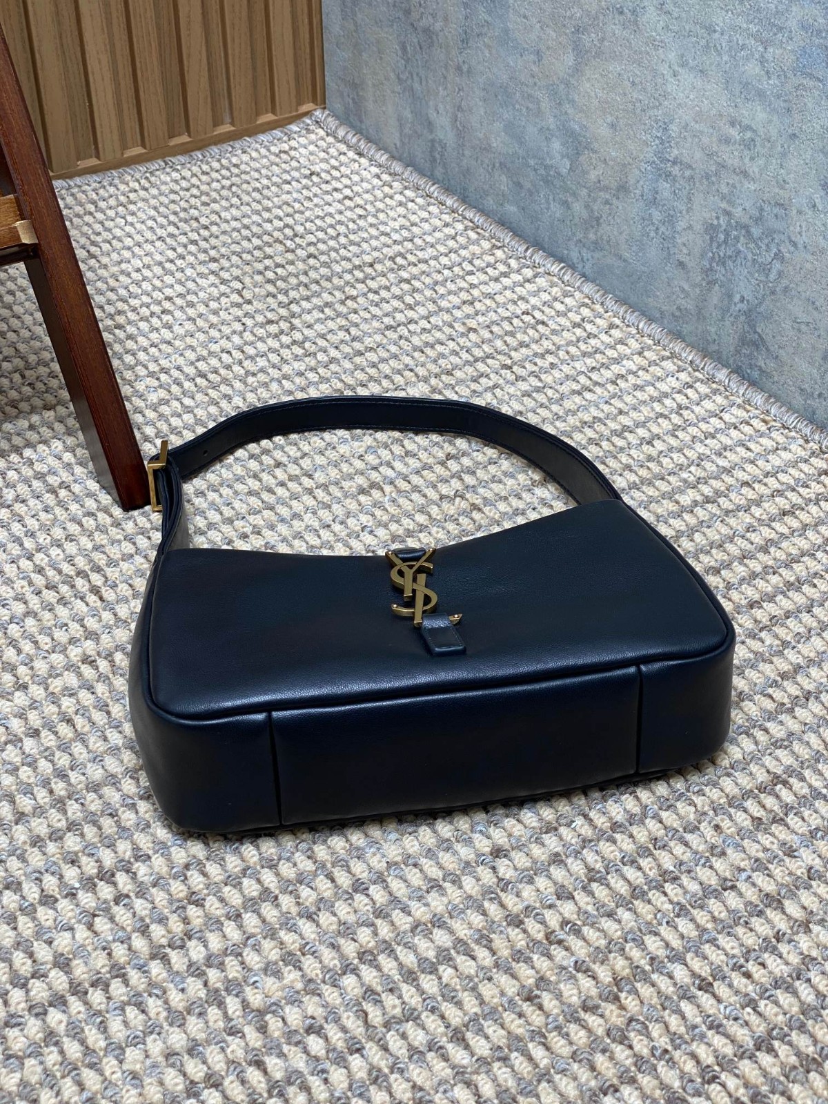 022 60123177 size 23x16x6.5cm