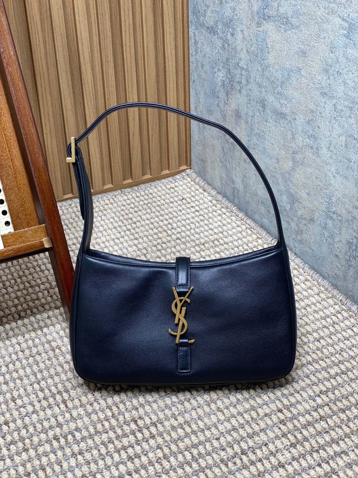 022 60123177 size 23x16x6.5cm