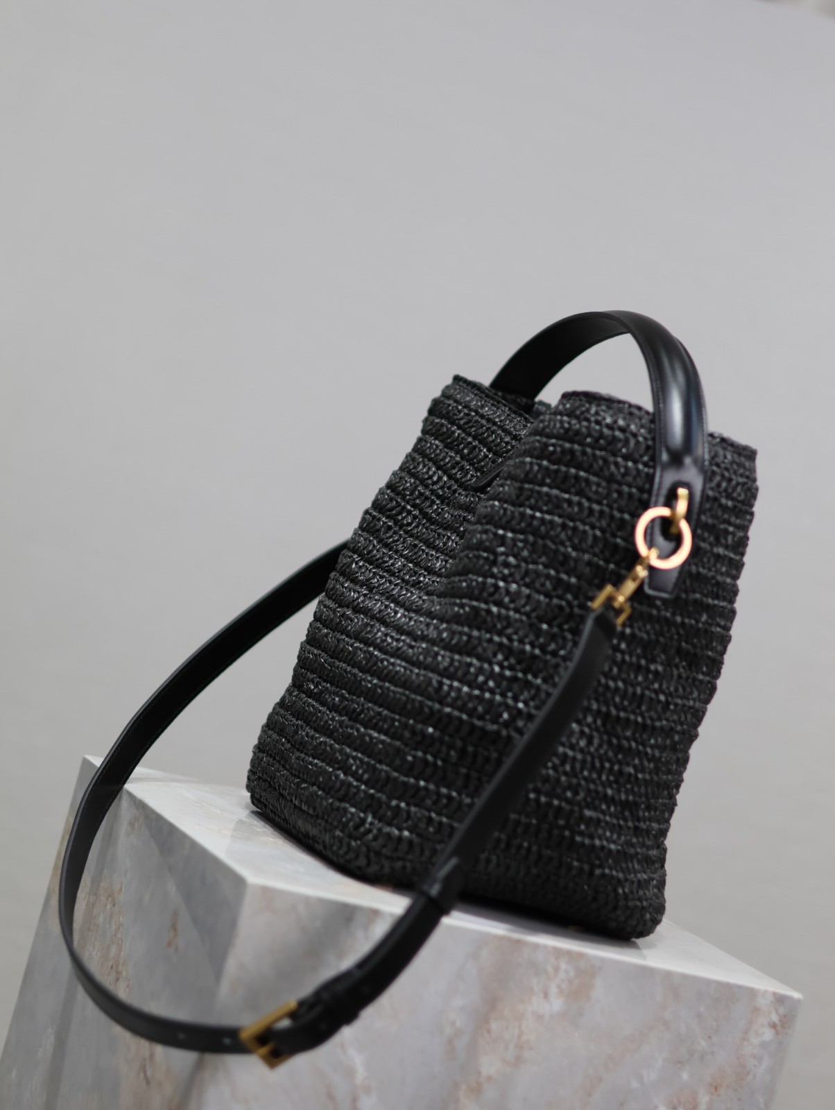 014 83123221 size 20×25×16cm