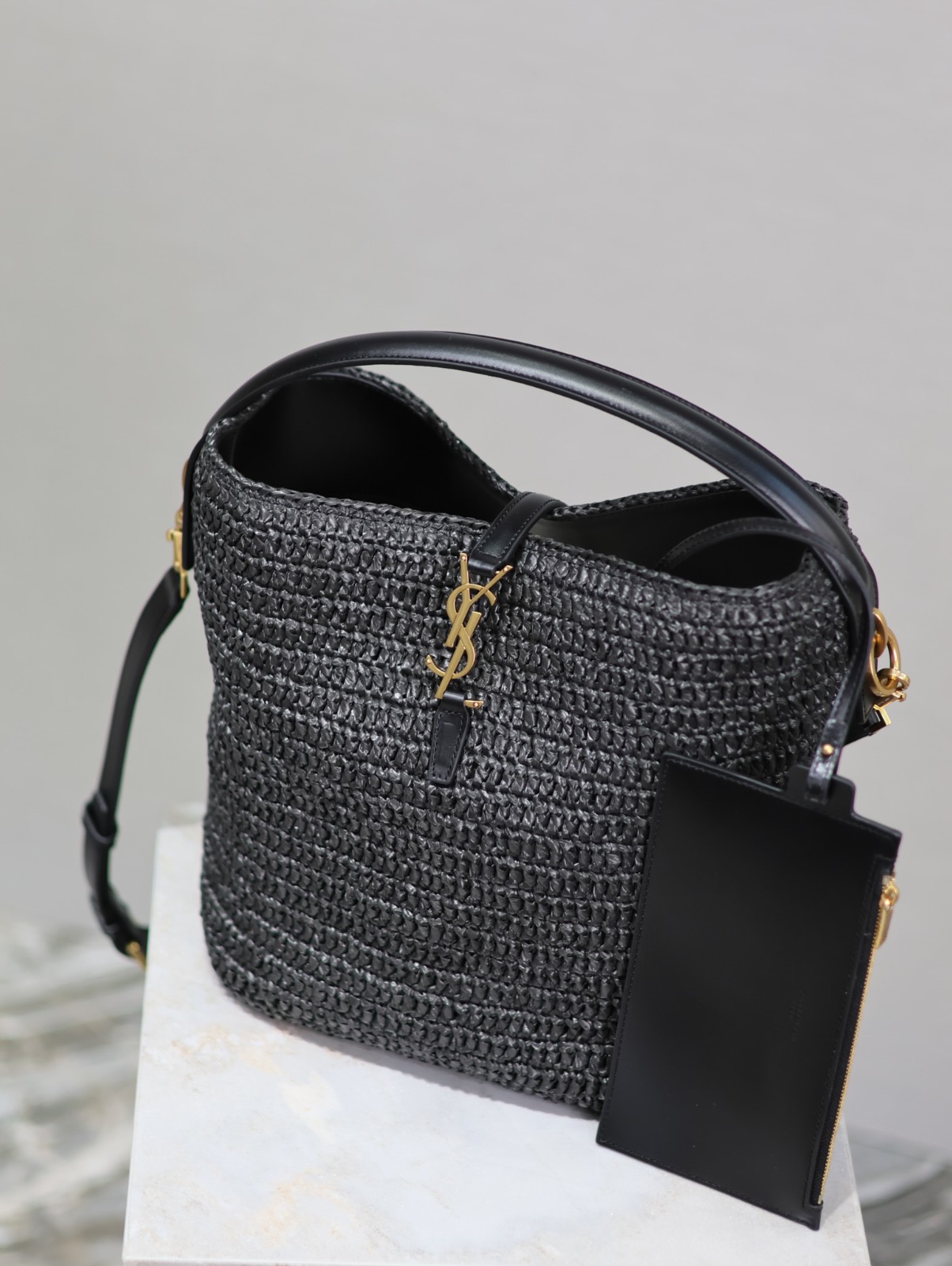 014 83123221 size 20×25×16cm