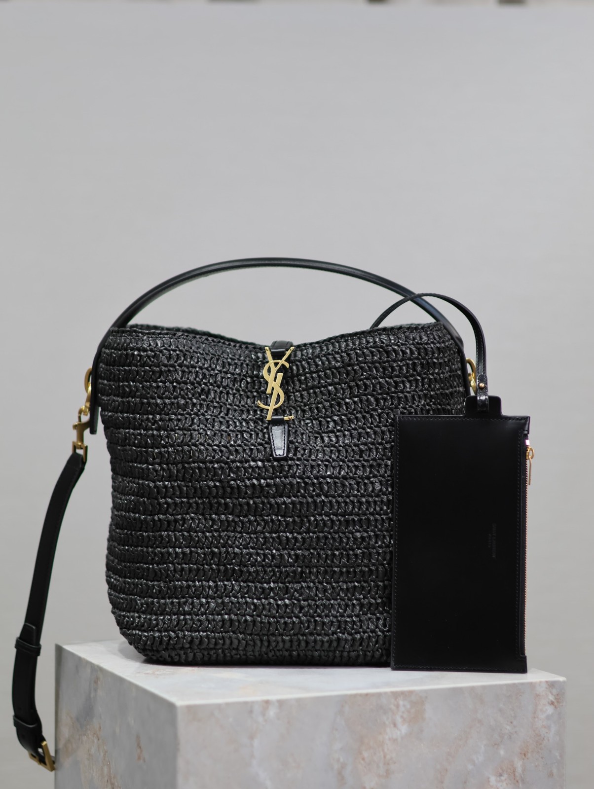 014 83123221 size 20×25×16cm