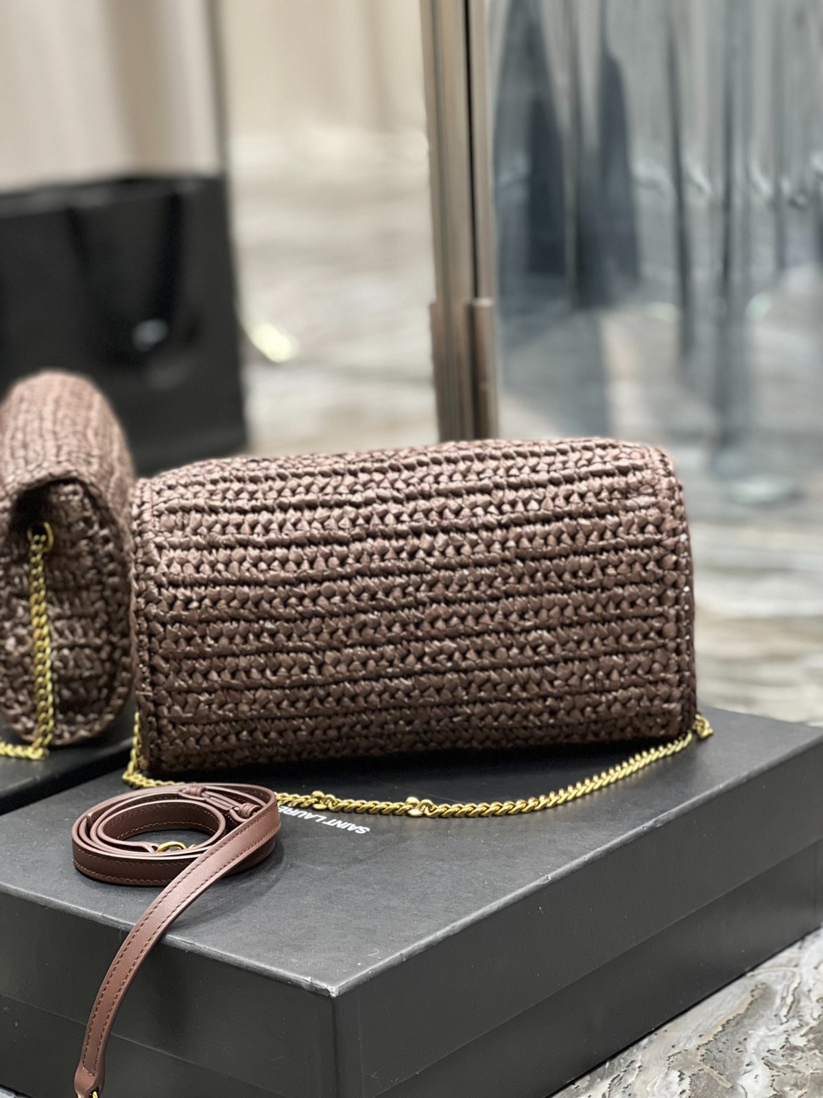 013 72123204 size 26x13.5x4.5cm