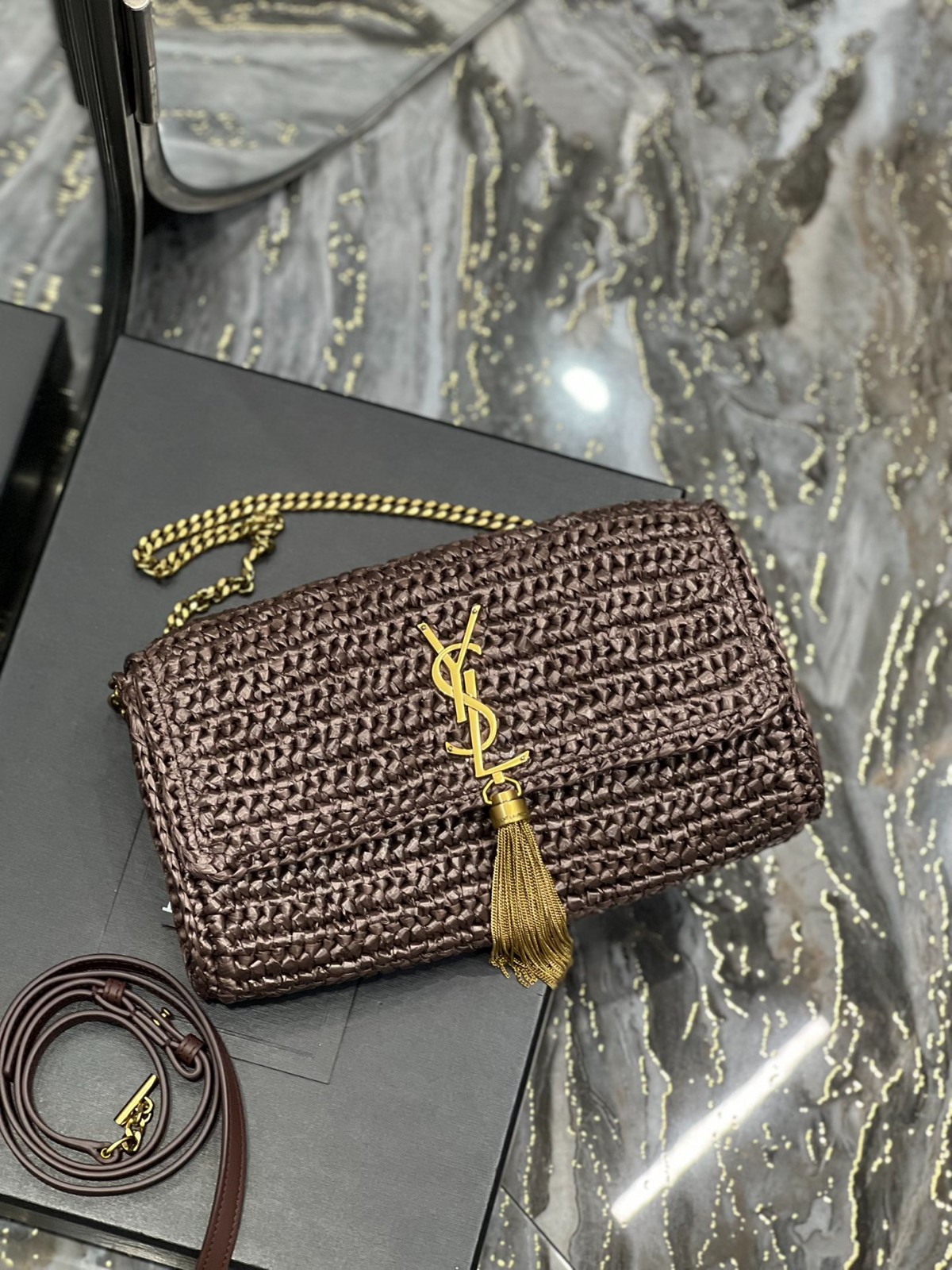 013 72123204 size 26x13.5x4.5cm