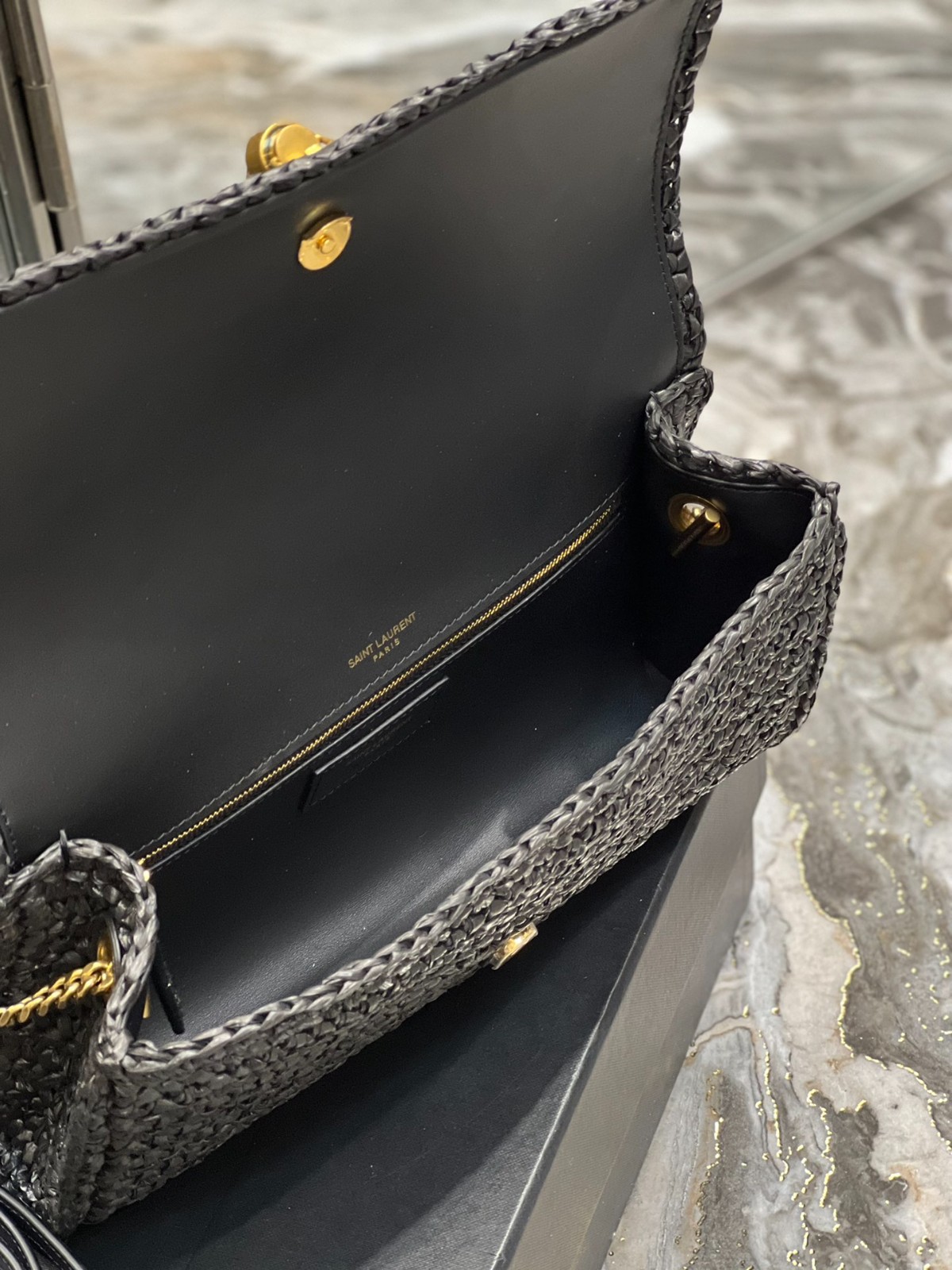 012 72123204 size 26x13.5x4.5cm