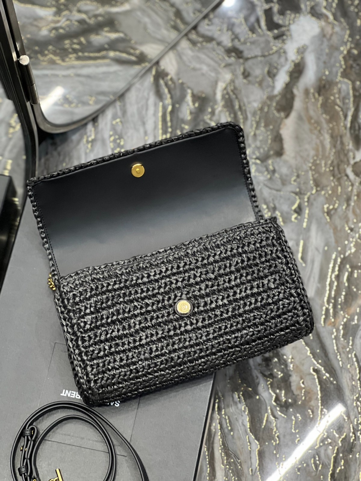 012 72123204 size 26x13.5x4.5cm