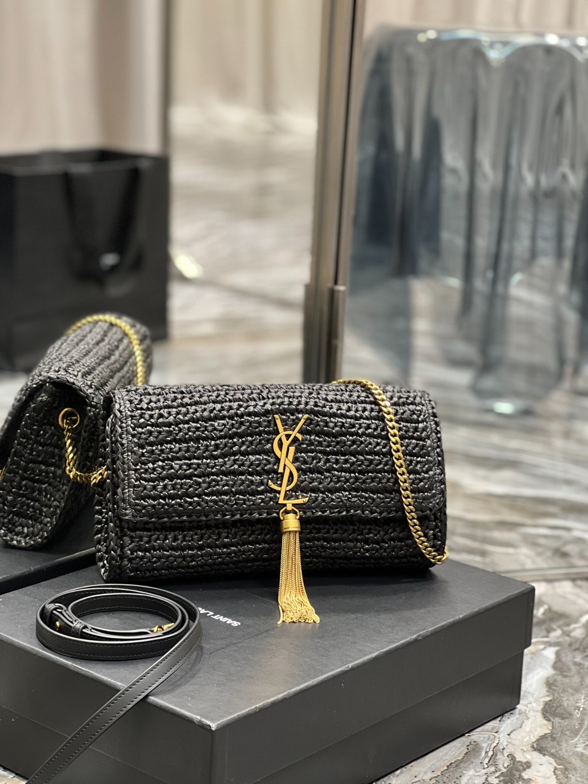012 72123204 size 26x13.5x4.5cm