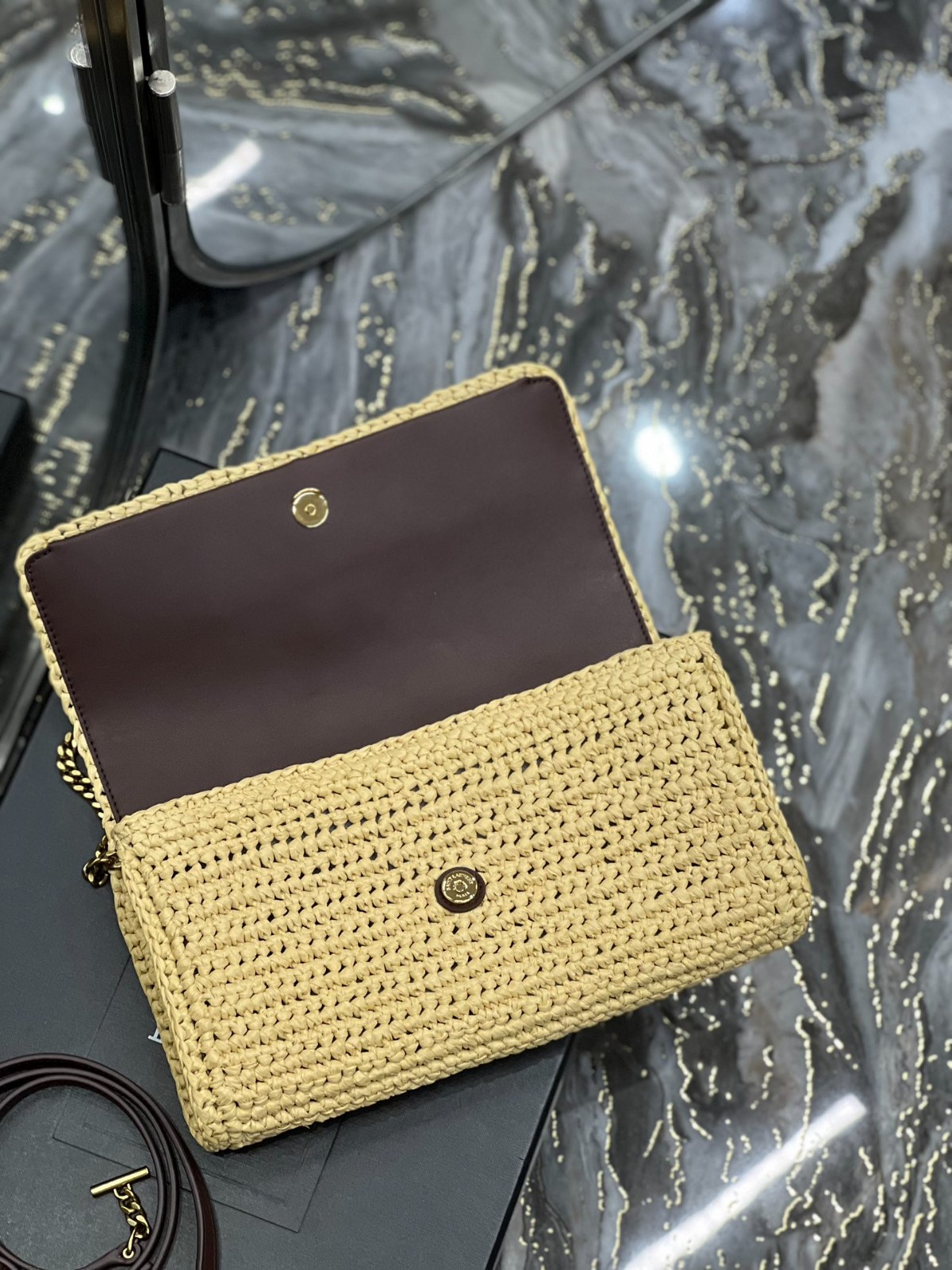 011 72123204 size 26x13.5x4.5cm