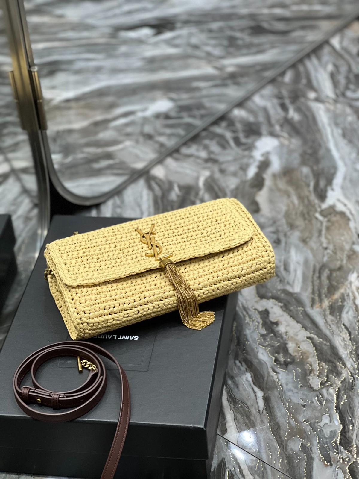 011 72123204 size 26x13.5x4.5cm