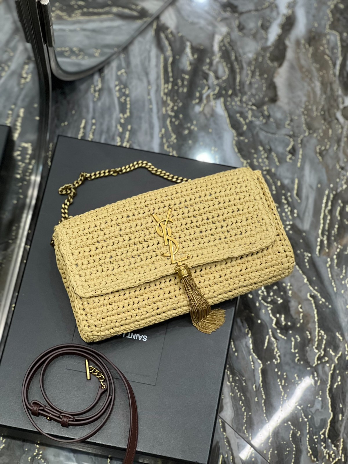 011 72123204 size 26x13.5x4.5cm
