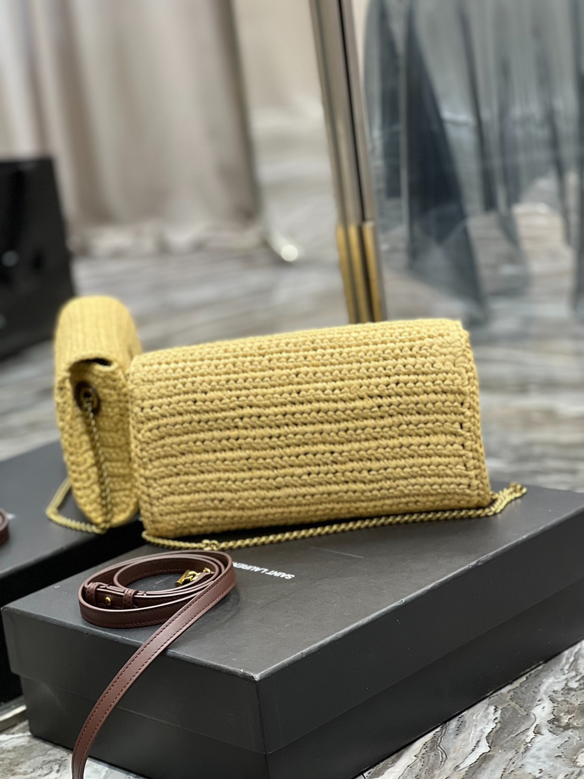 011 72123204 size 26x13.5x4.5cm