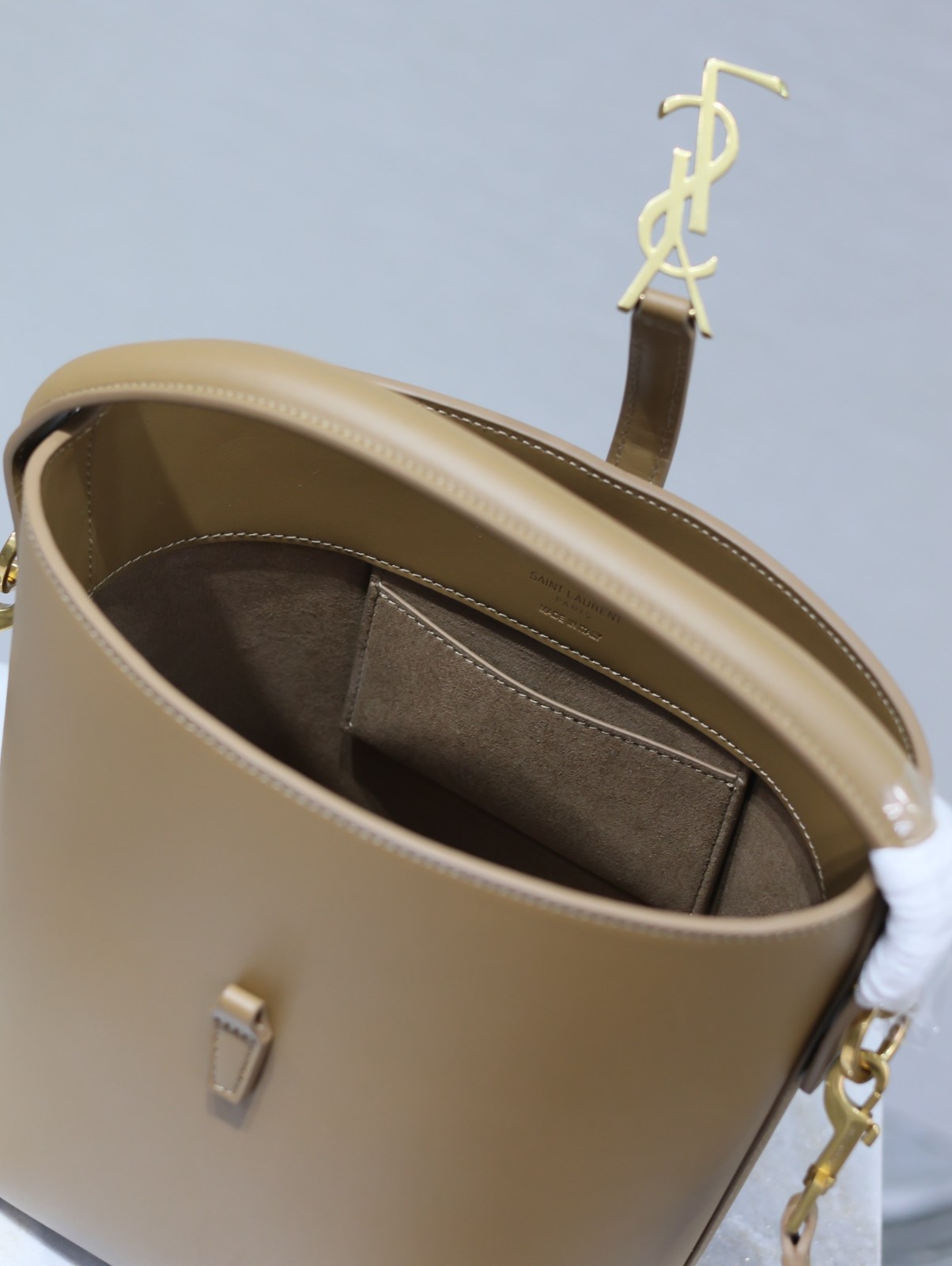 006 66123204;71123203 size 17×20×13cm;size 26×20×12cm