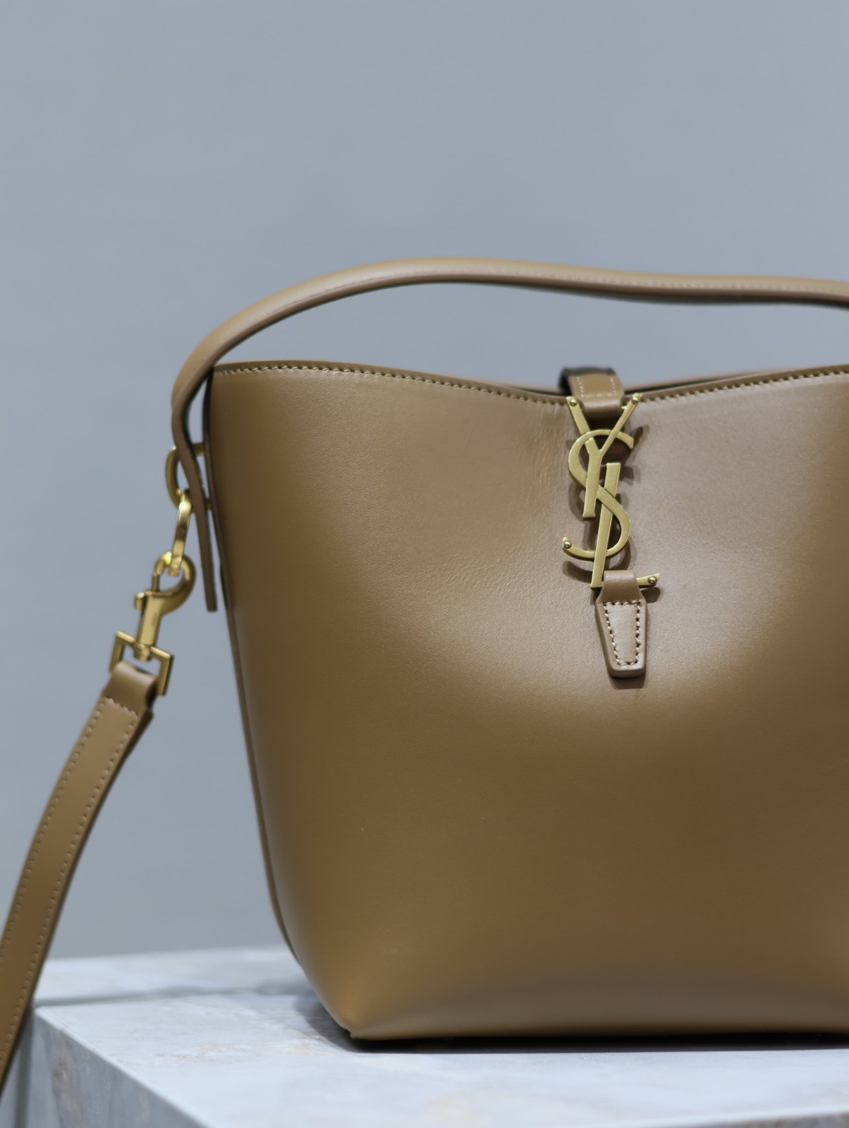 006 66123204;71123203 size 17×20×13cm;size 26×20×12cm