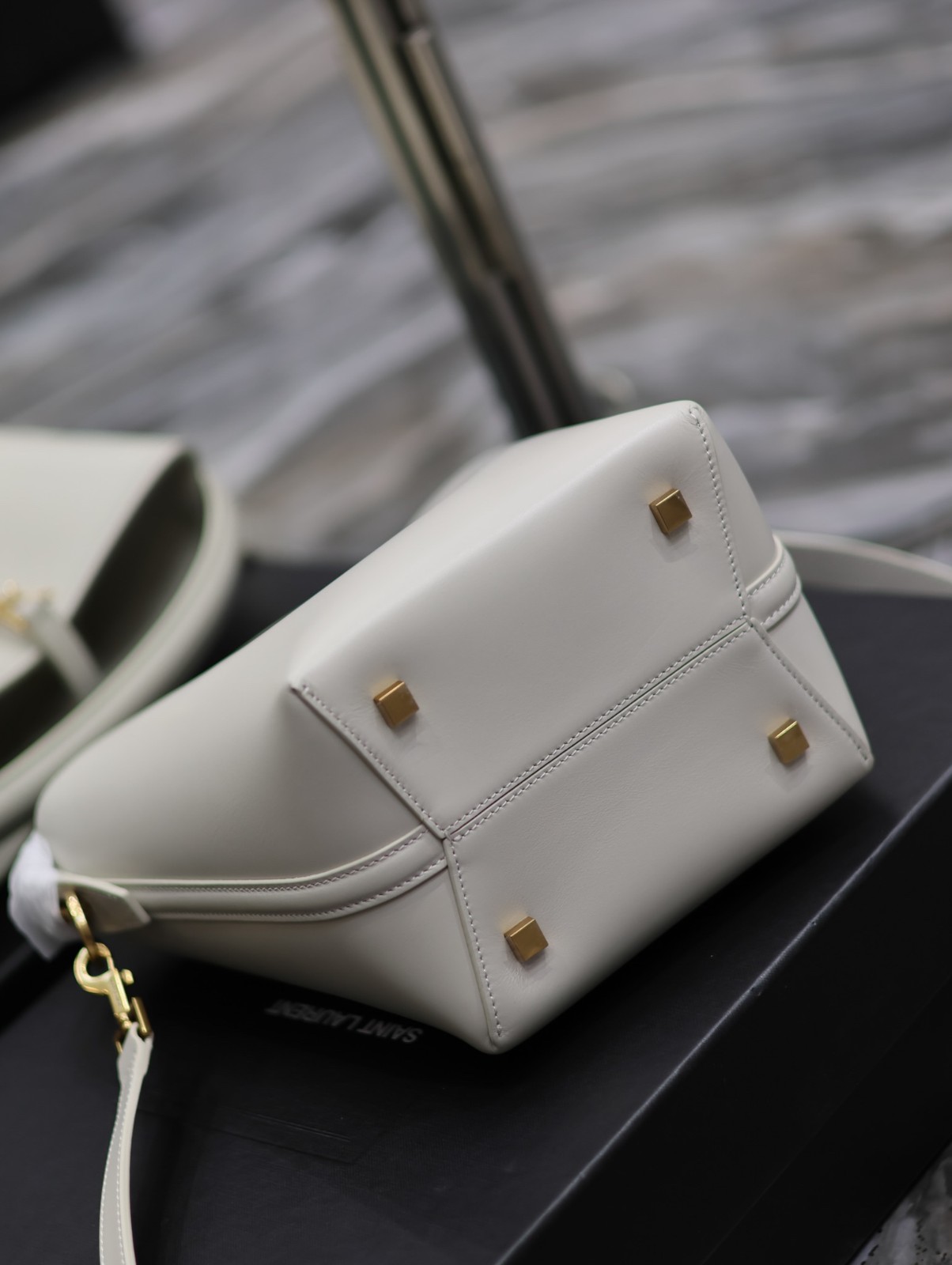 004 66123204;71123203 size 17×20×13cm;size 26×20×12cm