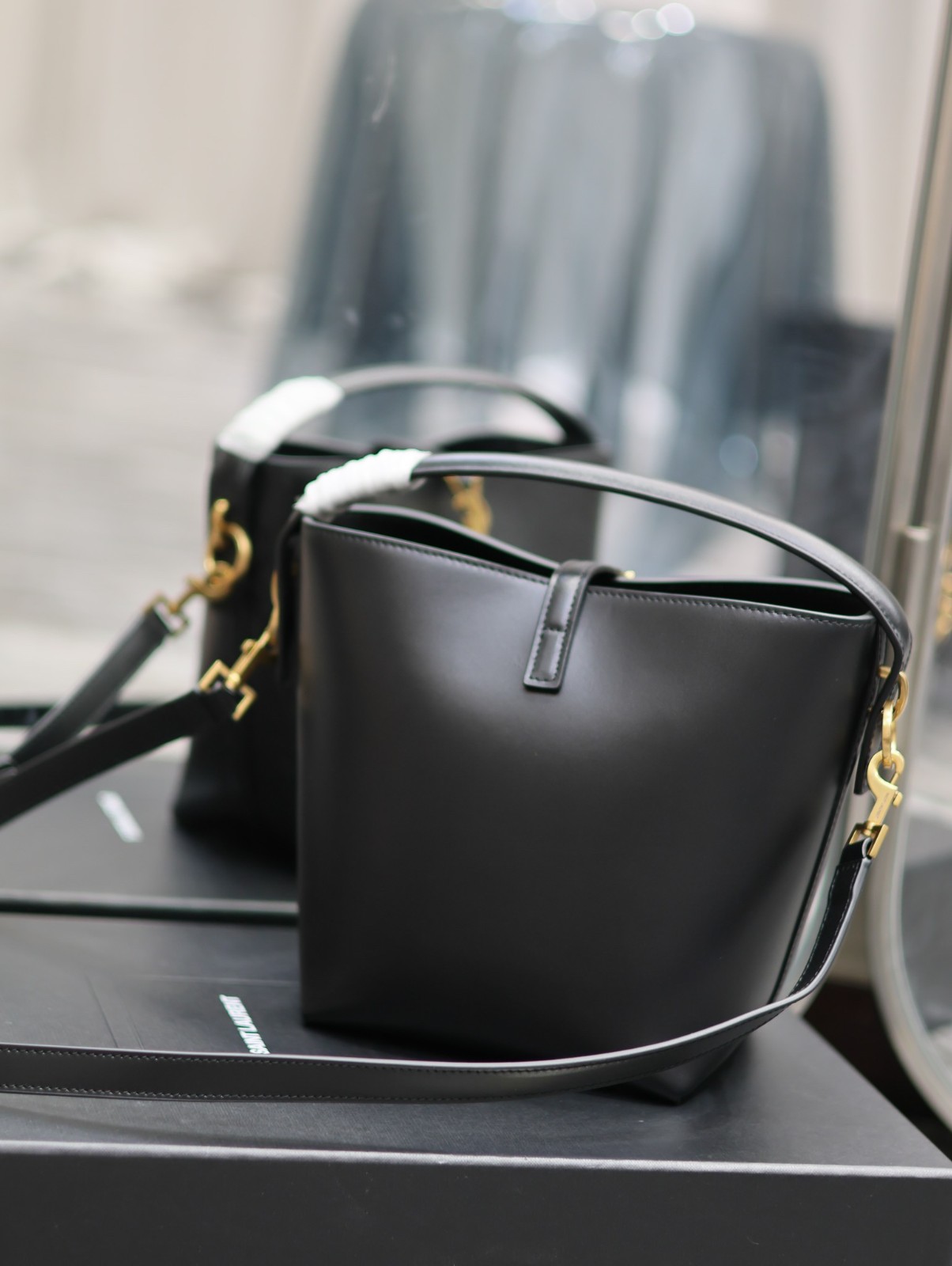 003 66123204;71123203 size 17×20×13cm;size 26×20×12cm