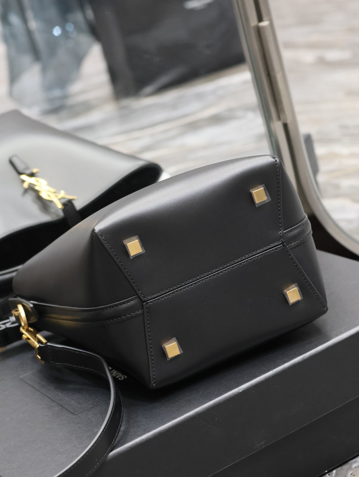 003 66123204;71123203 size 17×20×13cm;size 26×20×12cm