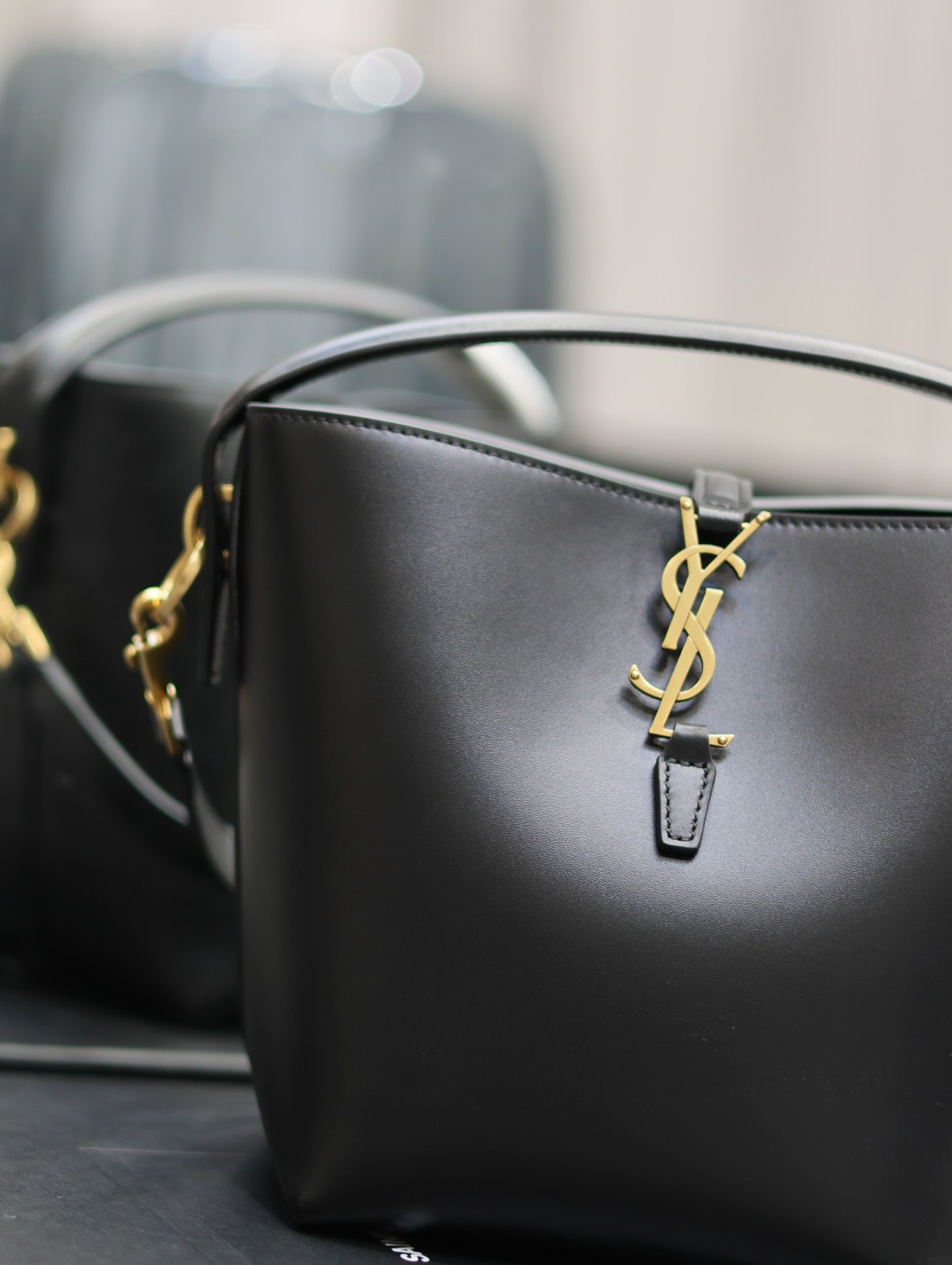 003 66123204;71123203 size 17×20×13cm;size 26×20×12cm