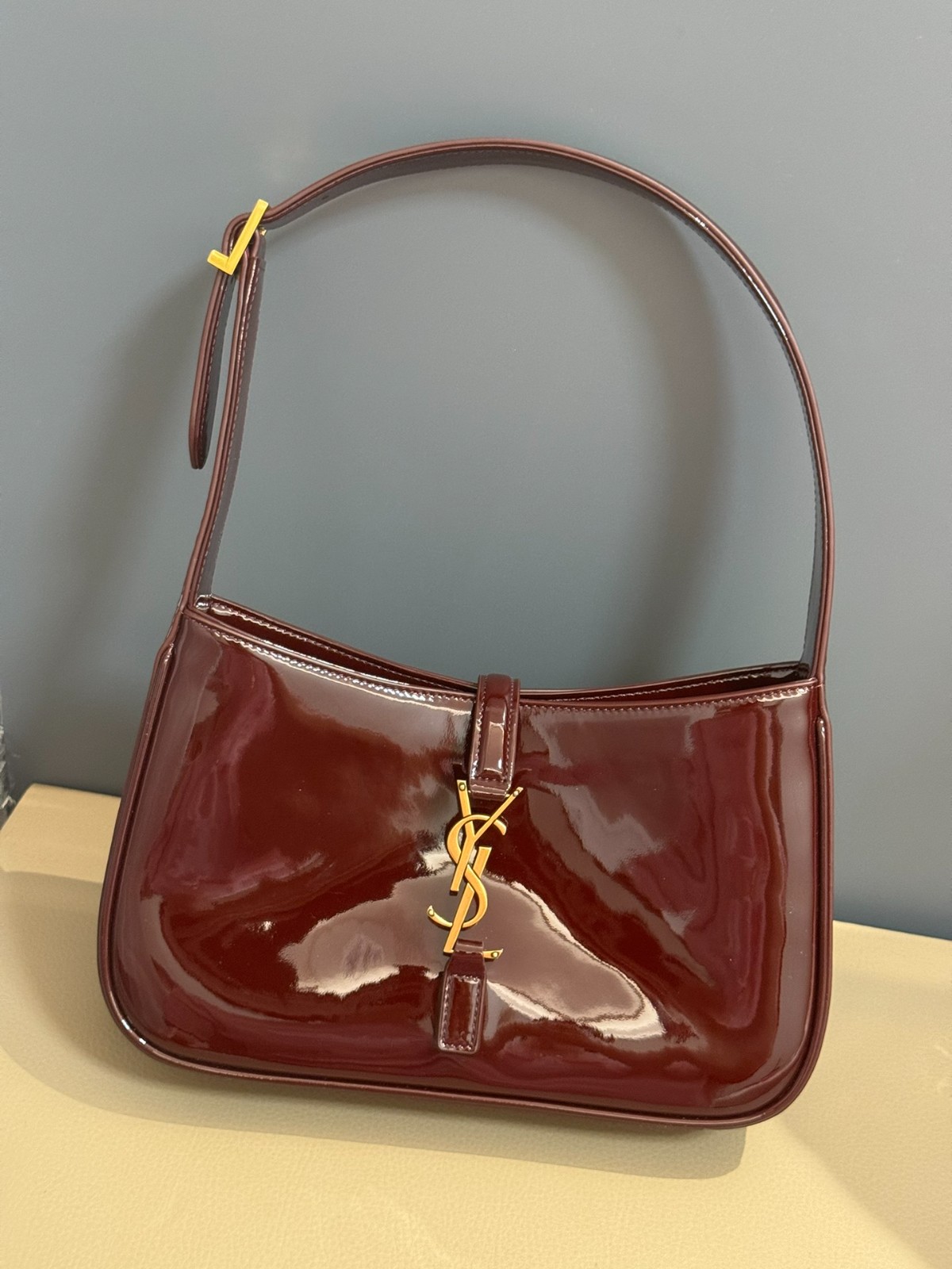 001 60123174 size 25x14x6cm