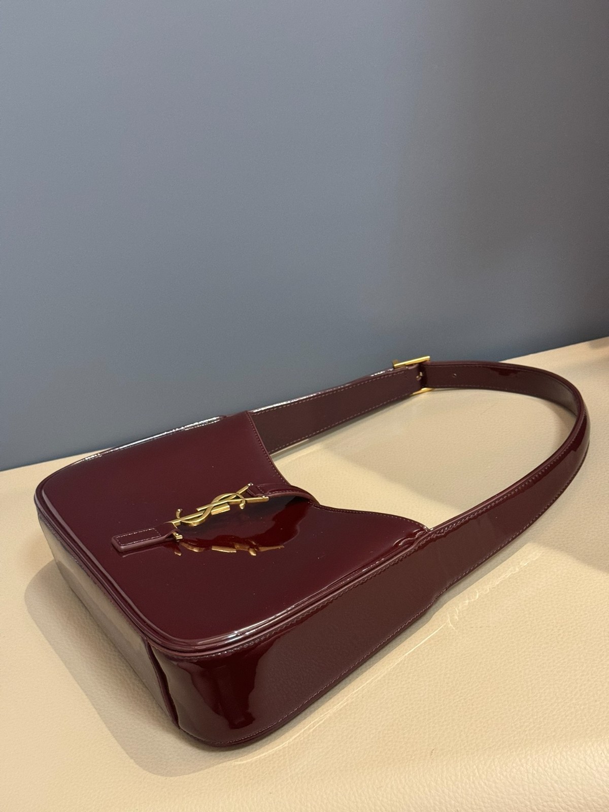 001 60123174 size 25x14x6cm